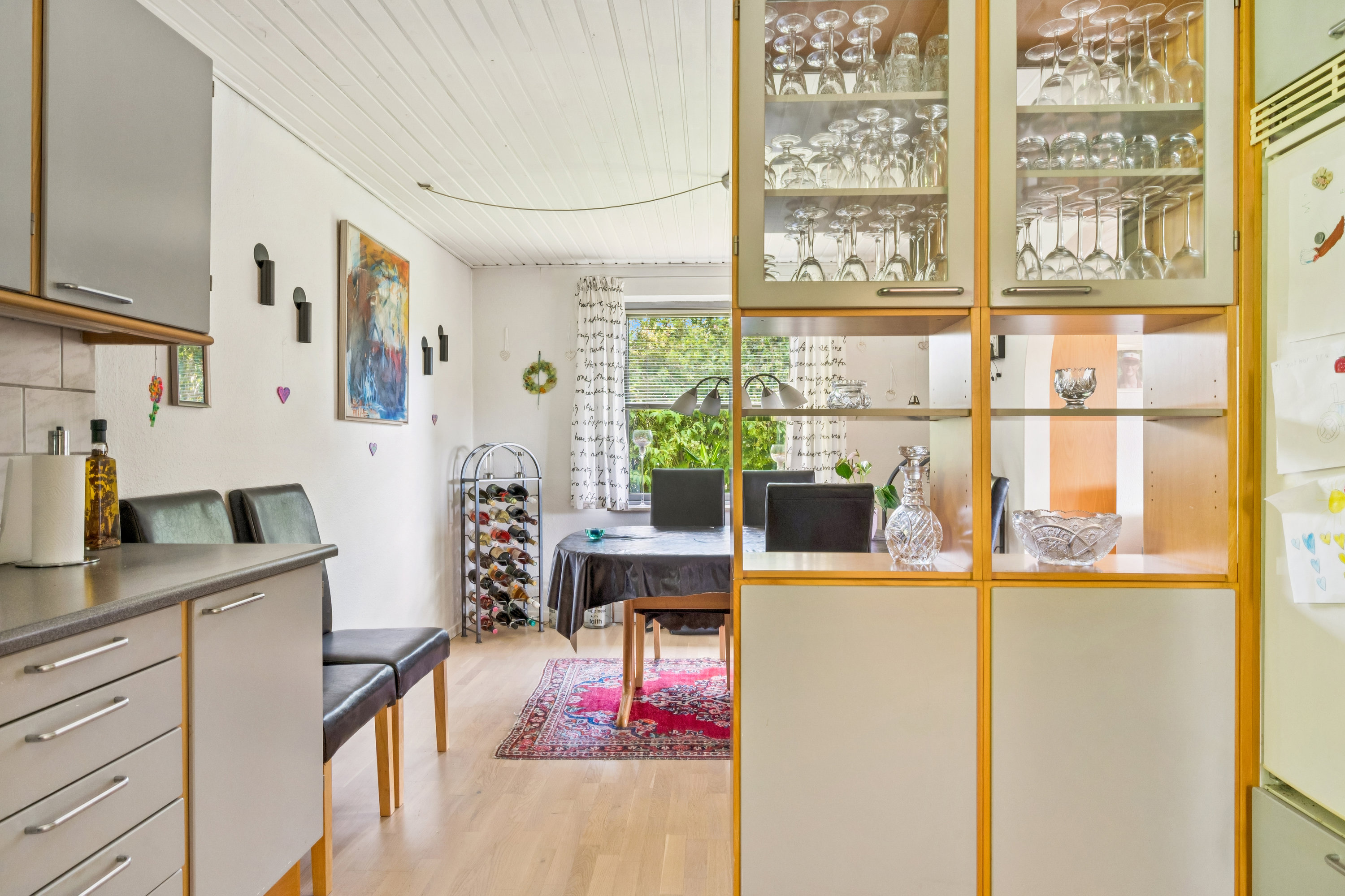 Fremhævet køkken billede i fuldskærmstilstand. Billede af Rønvangen 116, 8382 Hinnerup