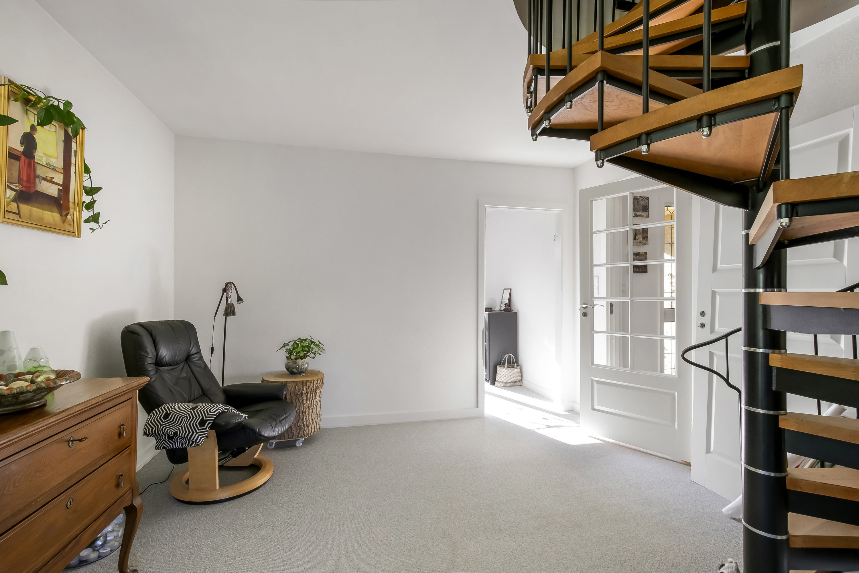 Fremhævet stue billede i fuldskærmstilstand. Billede af Kirkevej 21, Pindstrup, 8550 Ryomgård