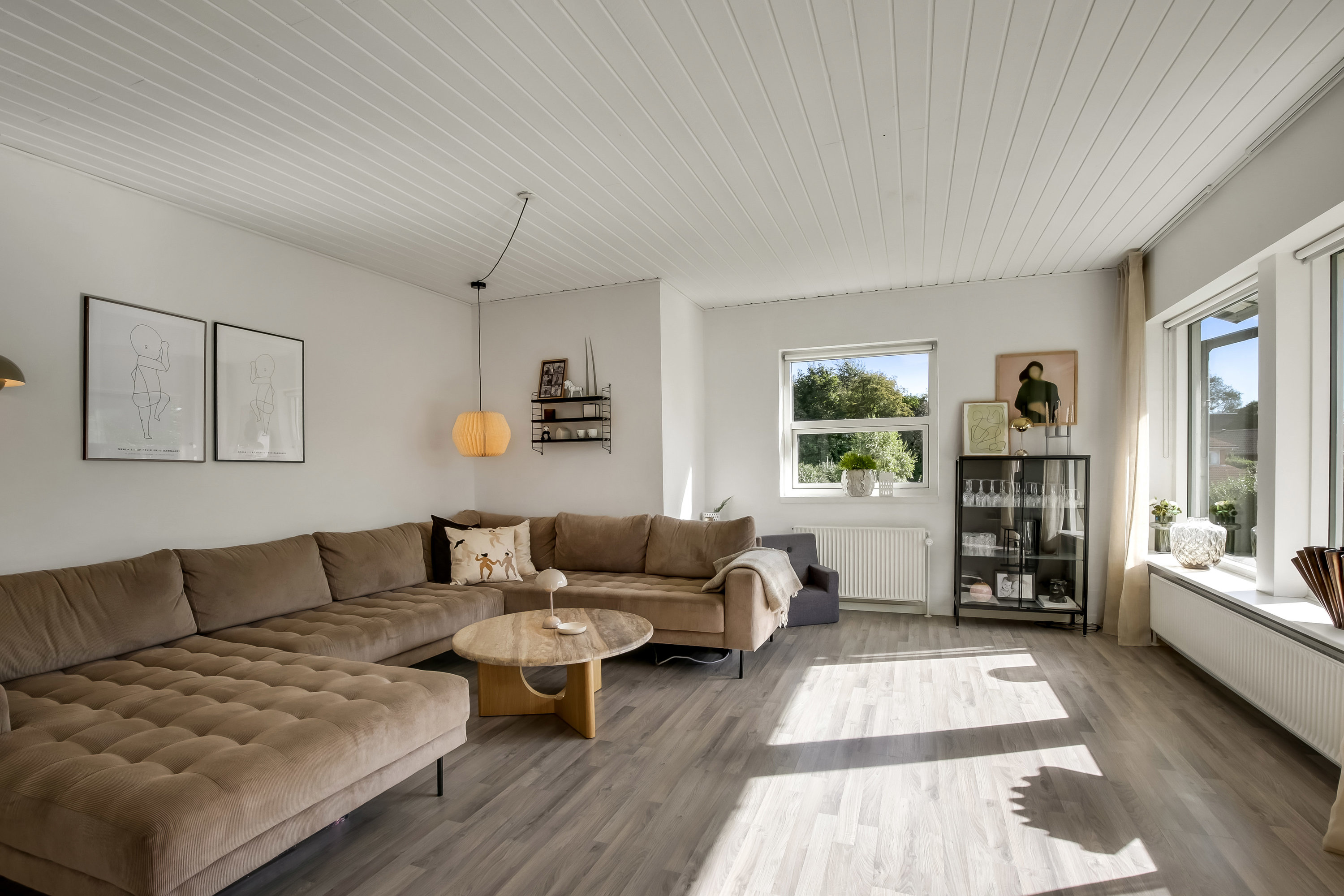 Fremhævet stue billede i fuldskærmstilstand. Billede af Ryomvej 9, Ugelbølle, 8410 Rønde