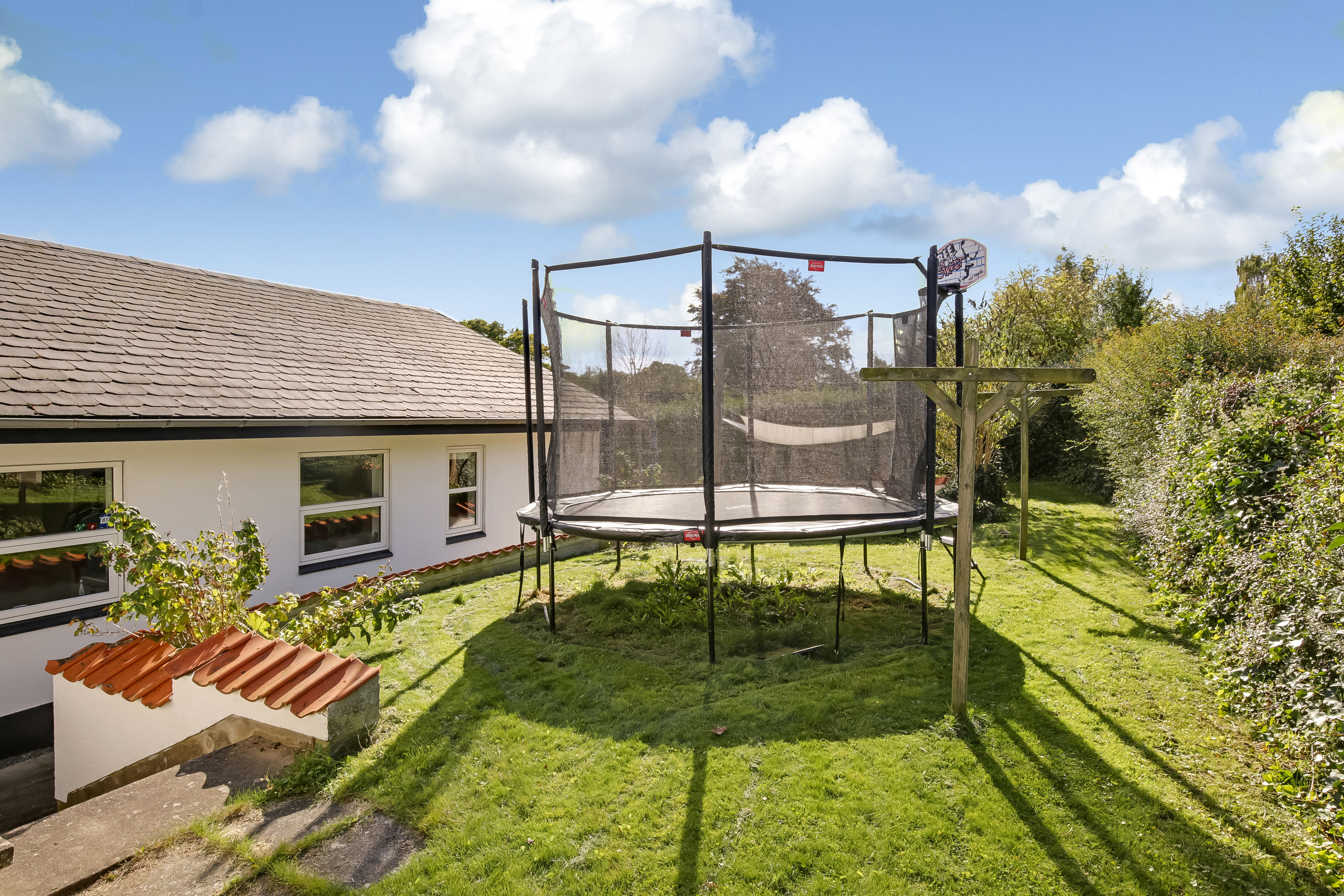 Fremhævet have billede i fuldskærmstilstand. Billede af Ryomvej 9, Ugelbølle, 8410 Rønde