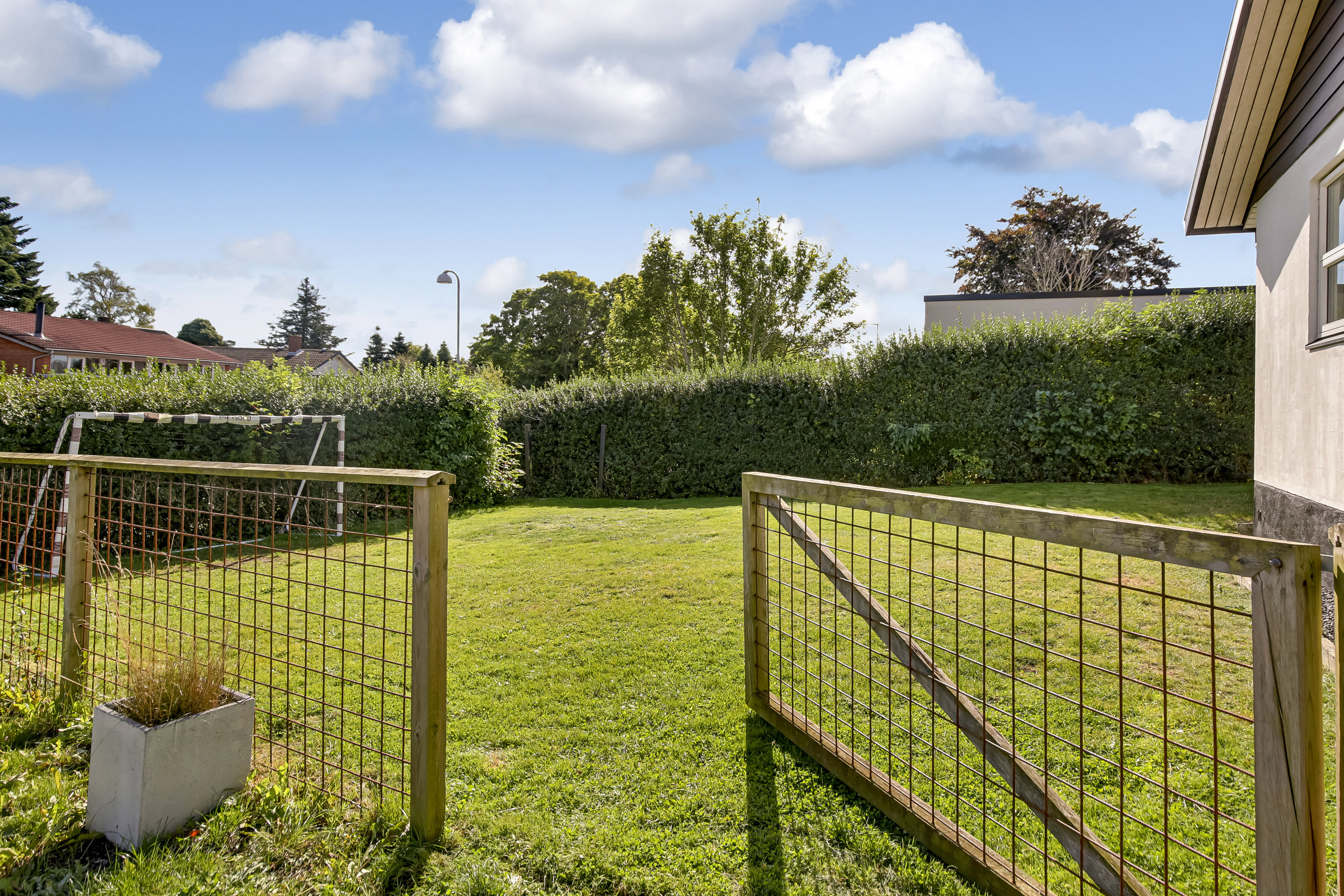 Fremhævet have billede i fuldskærmstilstand. Billede af Ryomvej 9, Ugelbølle, 8410 Rønde