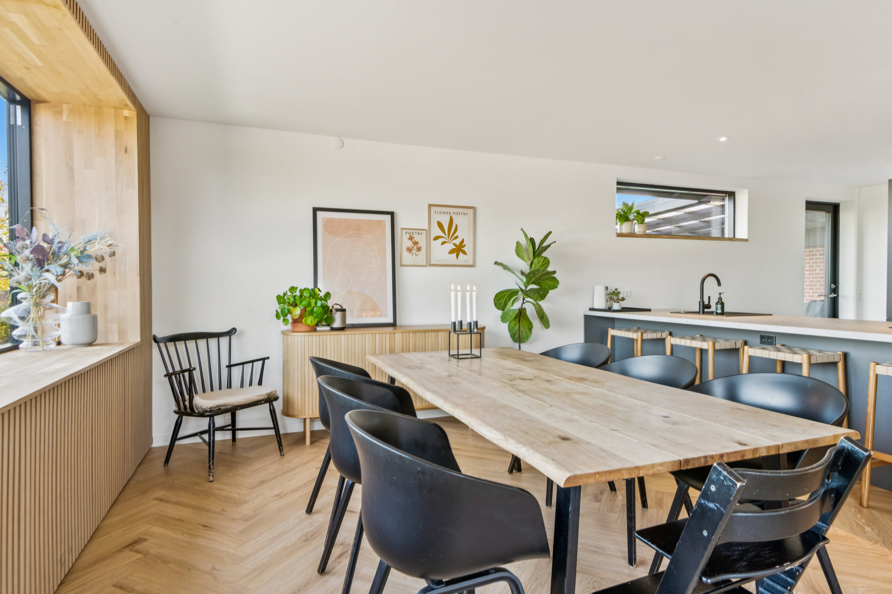 Fremhævet spisestue billede i fuldskærmstilstand. Billede af Højbovej 13, Gug, 9210 Aalborg SØ