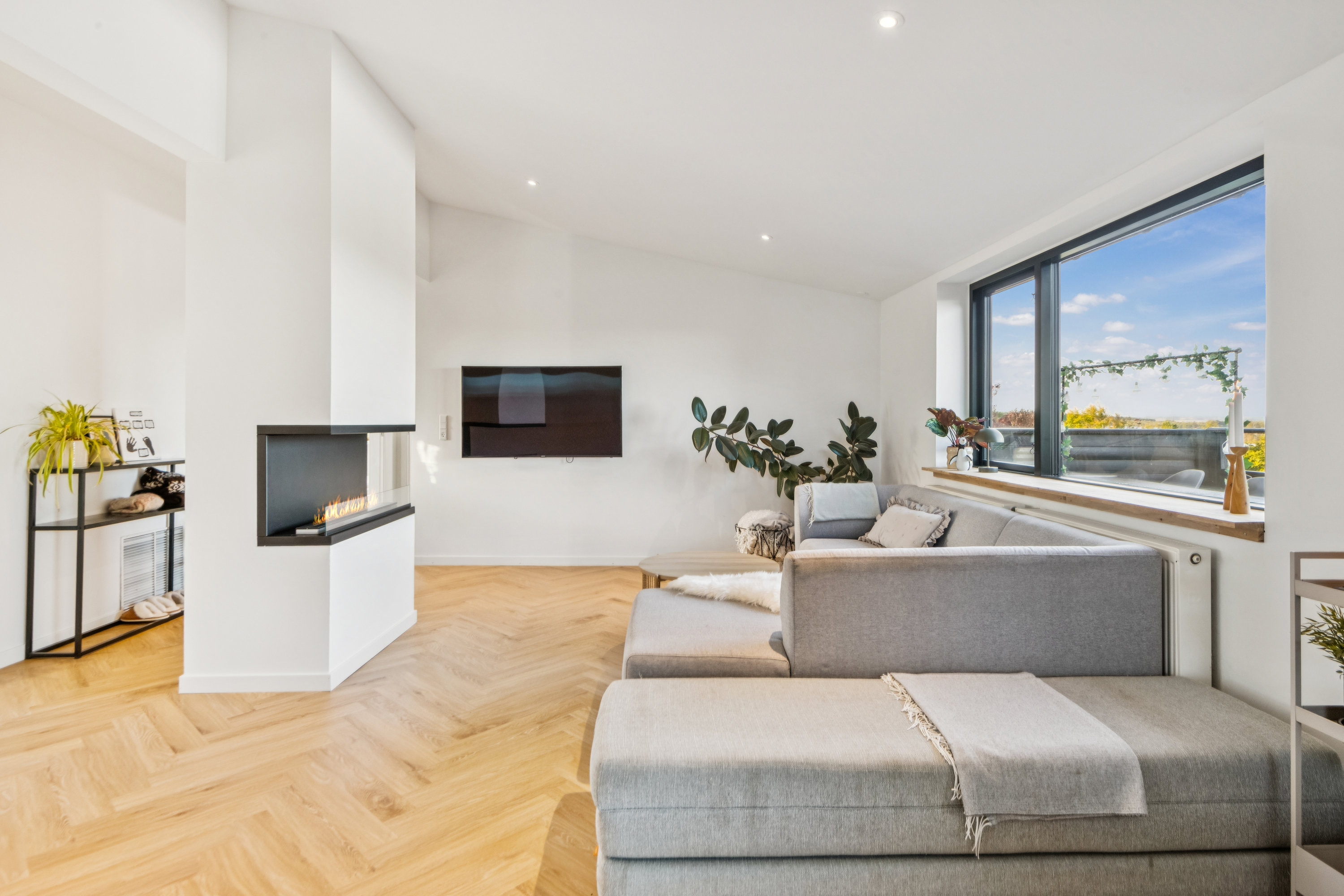 Fremhævet stue billede i fuldskærmstilstand. Billede af Højbovej 13, Gug, 9210 Aalborg SØ