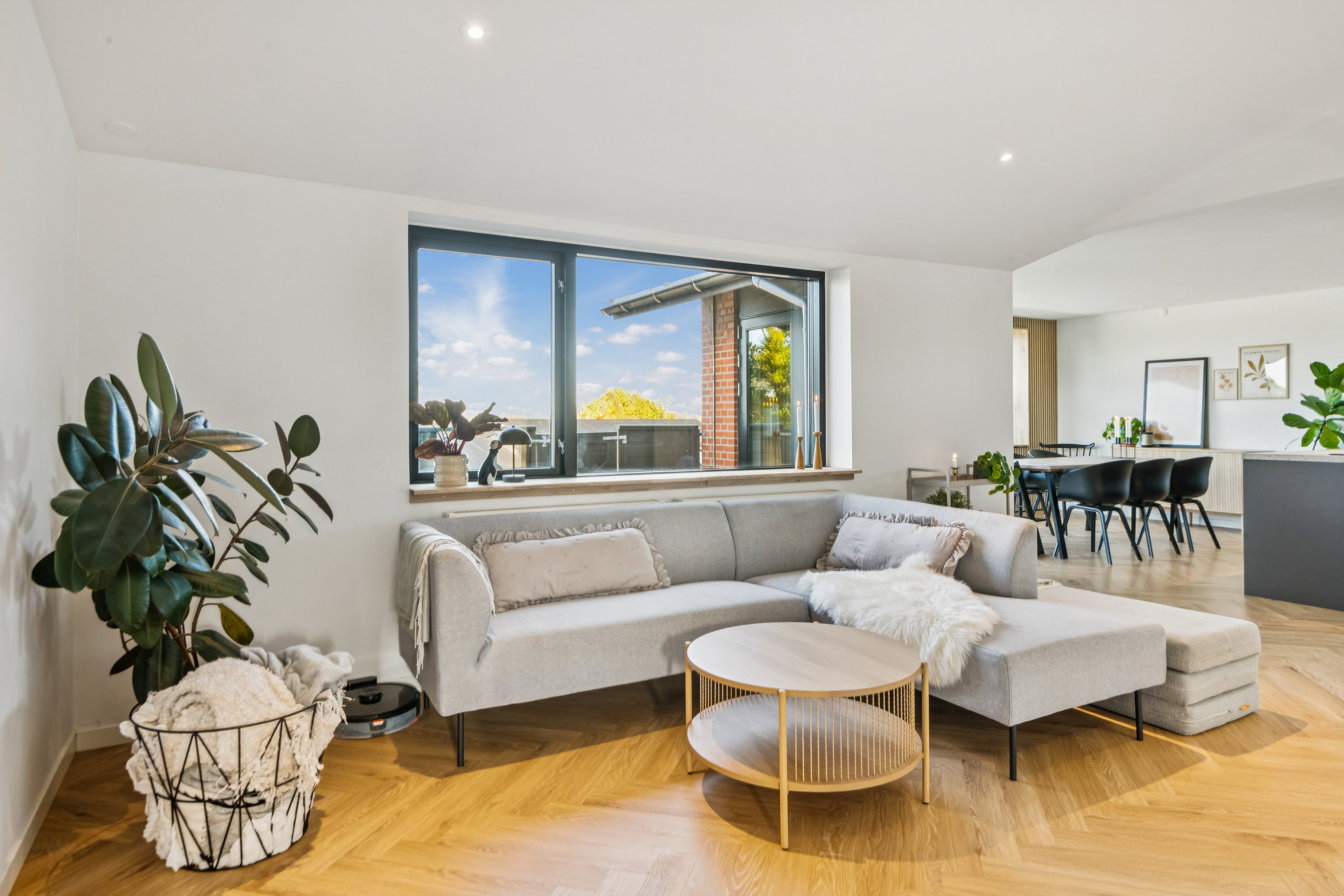 Fremhævet stue billede i fuldskærmstilstand. Billede af Højbovej 13, Gug, 9210 Aalborg SØ