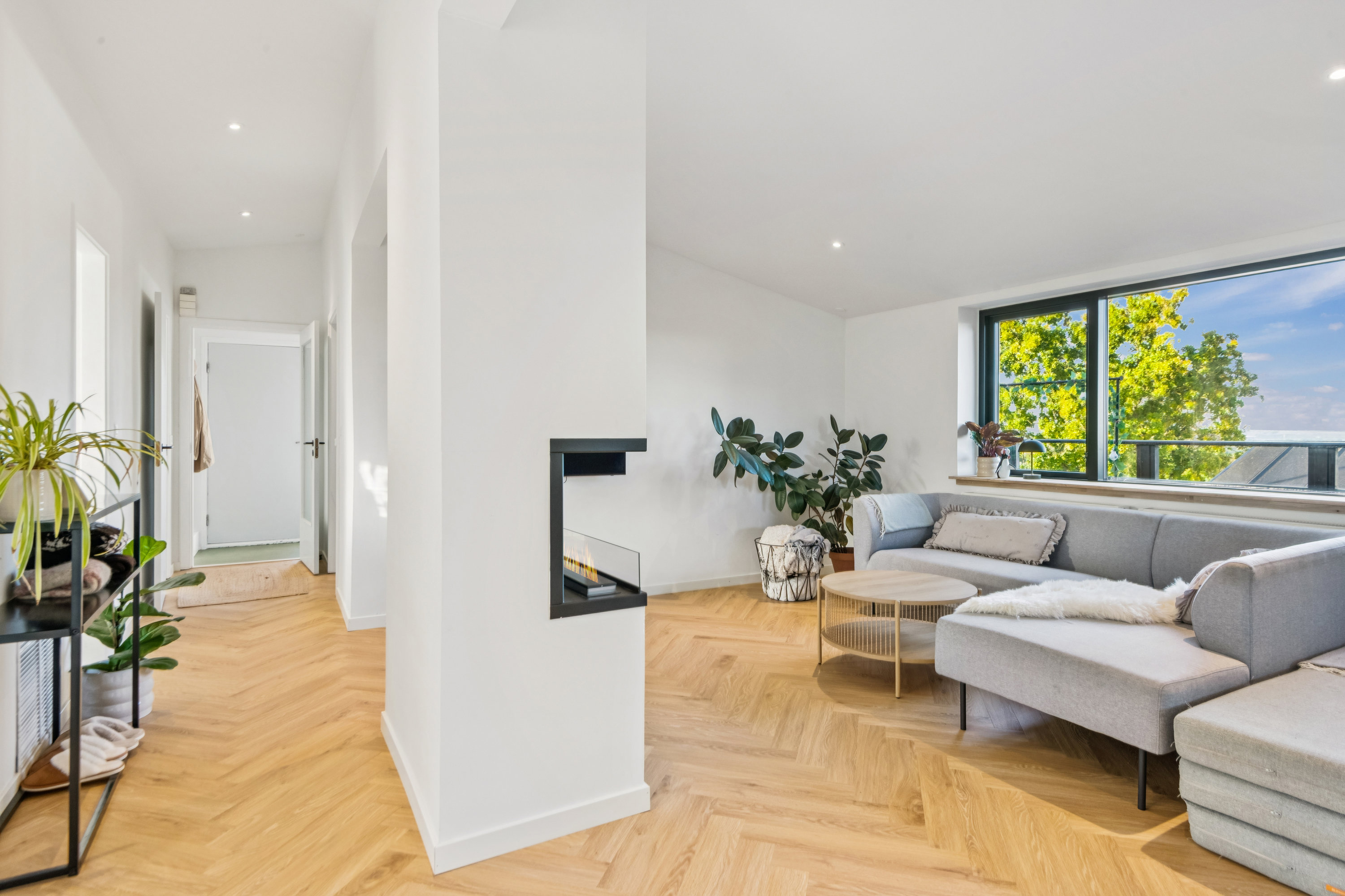 Fremhævet stue billede i fuldskærmstilstand. Billede af Højbovej 13, Gug, 9210 Aalborg SØ