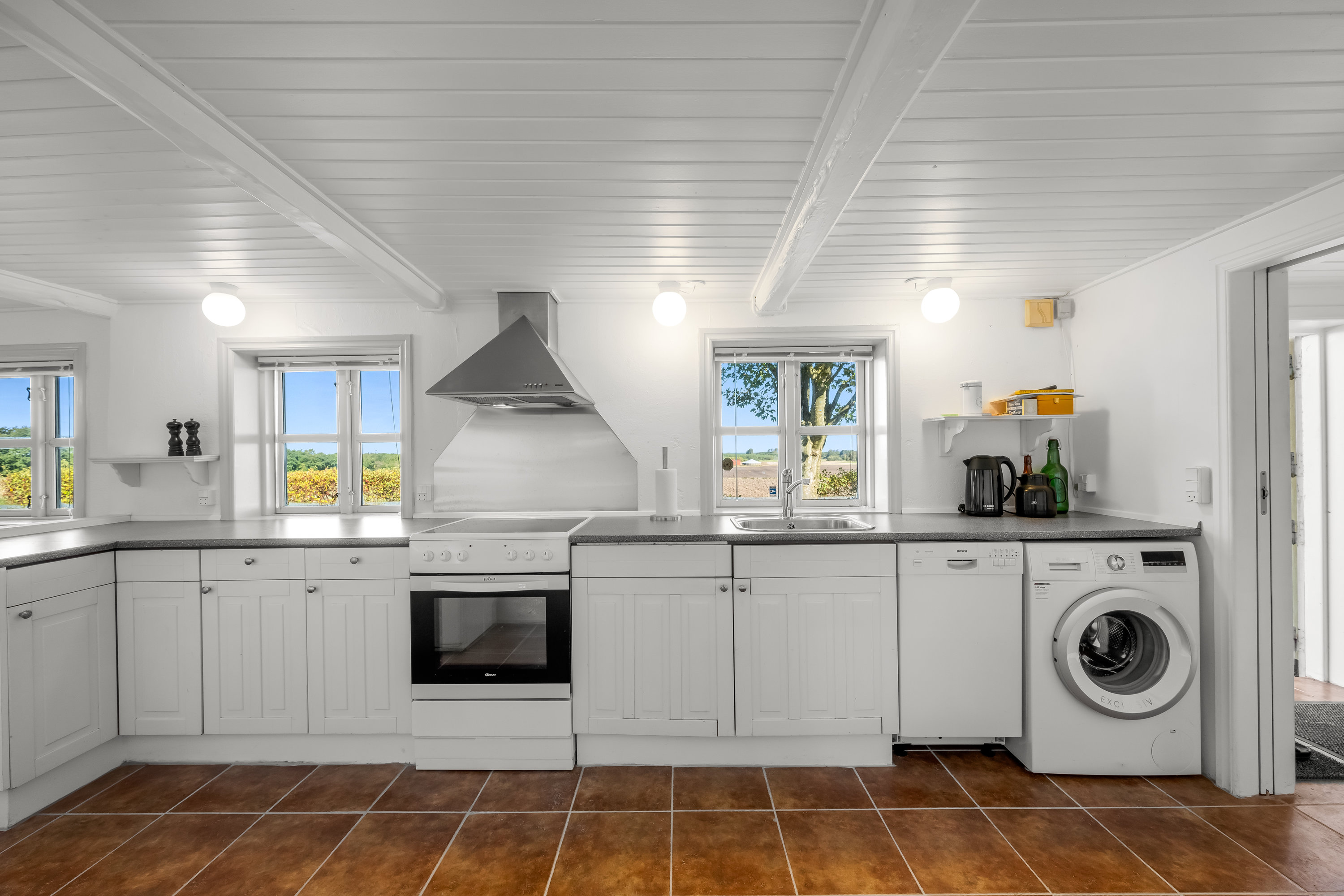 Fremhævet køkken billede i fuldskærmstilstand. Billede af Tøstrupvej 29, Ådum, 6880 Tarm