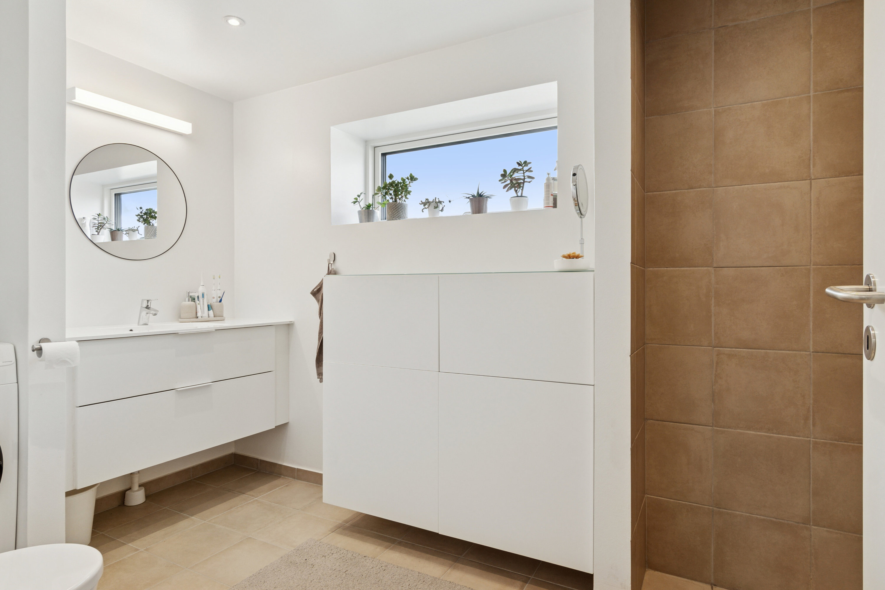 Fremhævet badeværelse billede i fuldskærmstilstand. Billede af Kirkebjerg Parkvej 10A, 3. tv., 2605 Brøndby