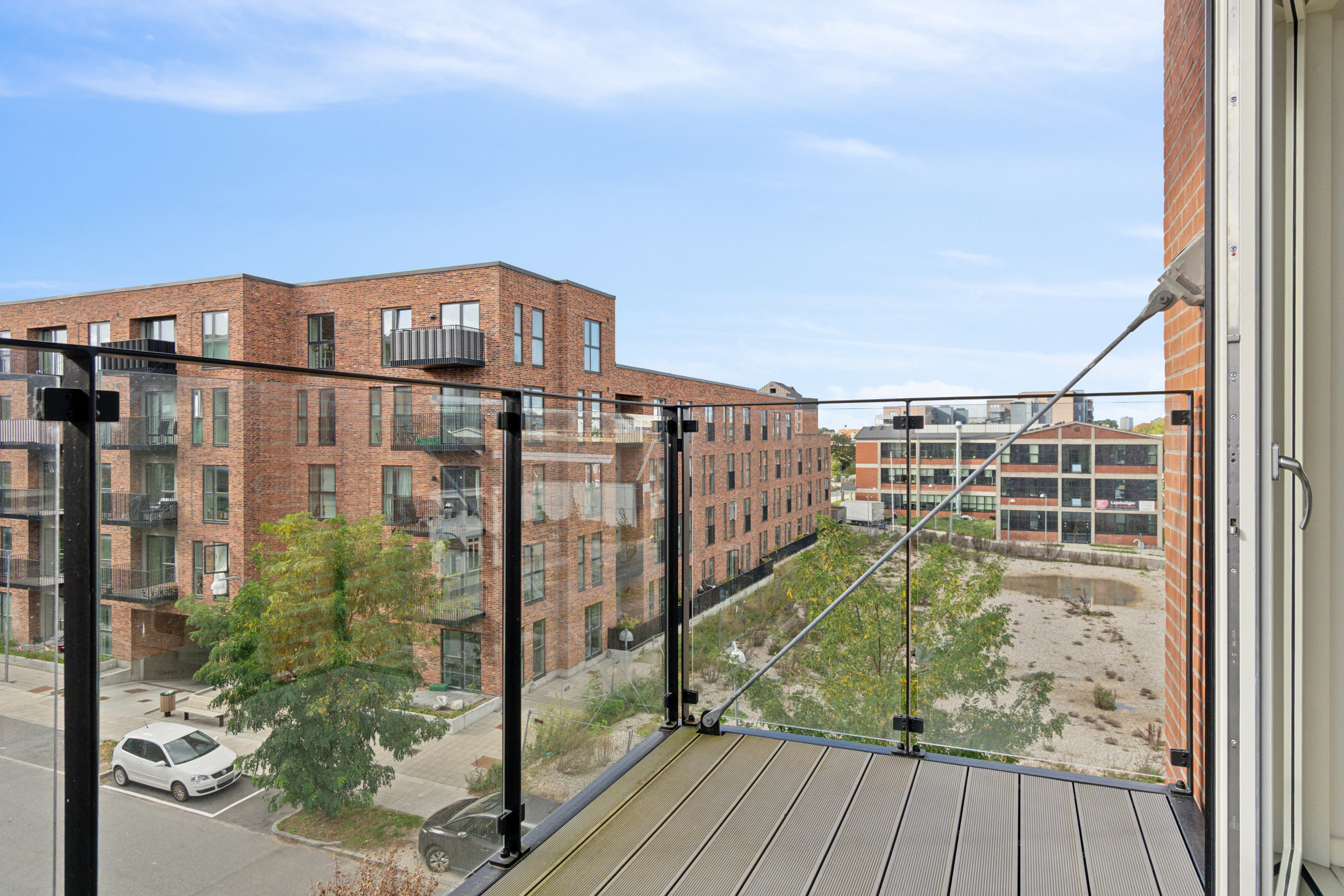 Fremhævet altan billede i fuldskærmstilstand. Billede af Kirkebjerg Parkvej 10A, 3. tv., 2605 Brøndby