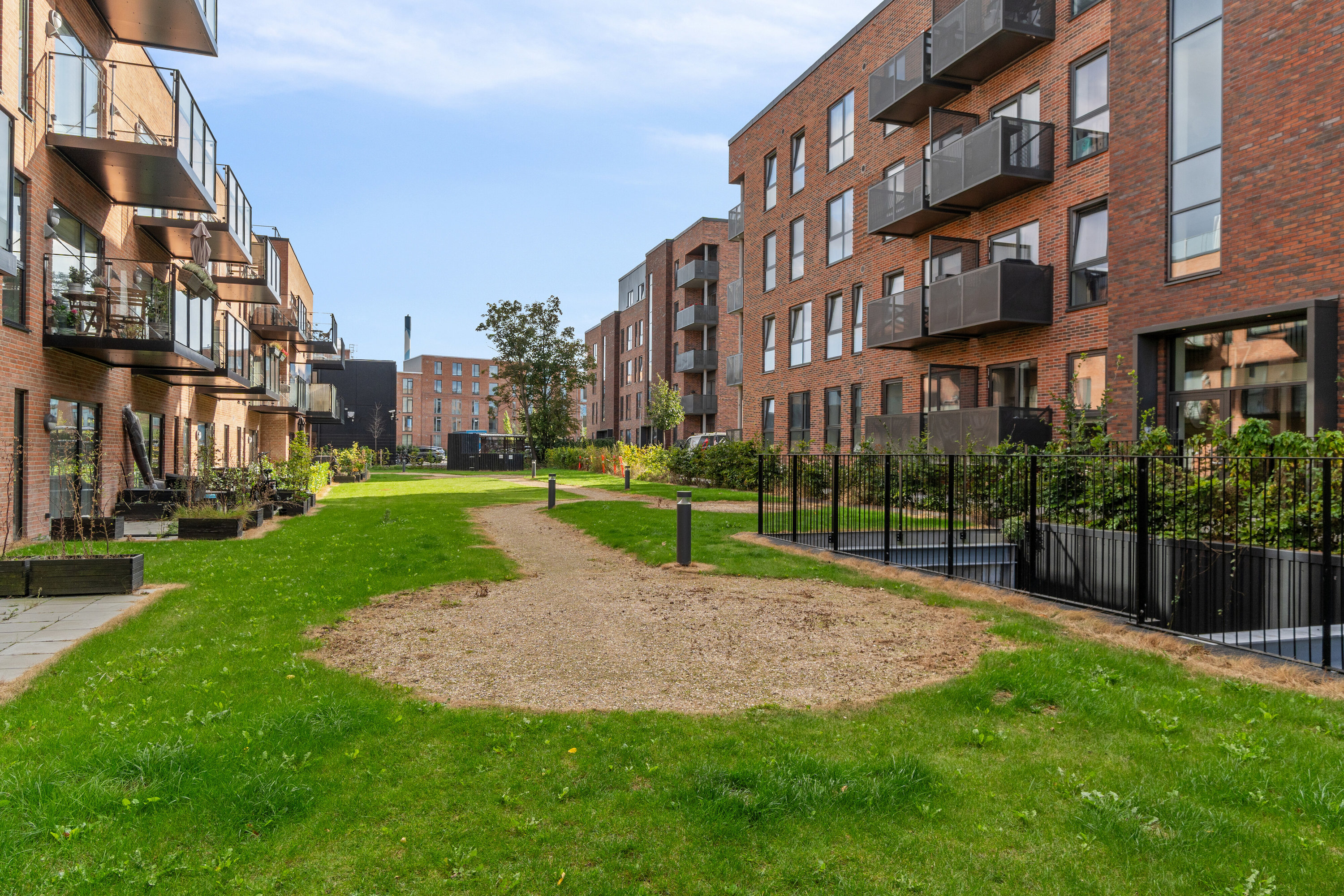 Fremhævet udendørs billede i fuldskærmstilstand. Billede af Kirkebjerg Parkvej 10A, 3. tv., 2605 Brøndby