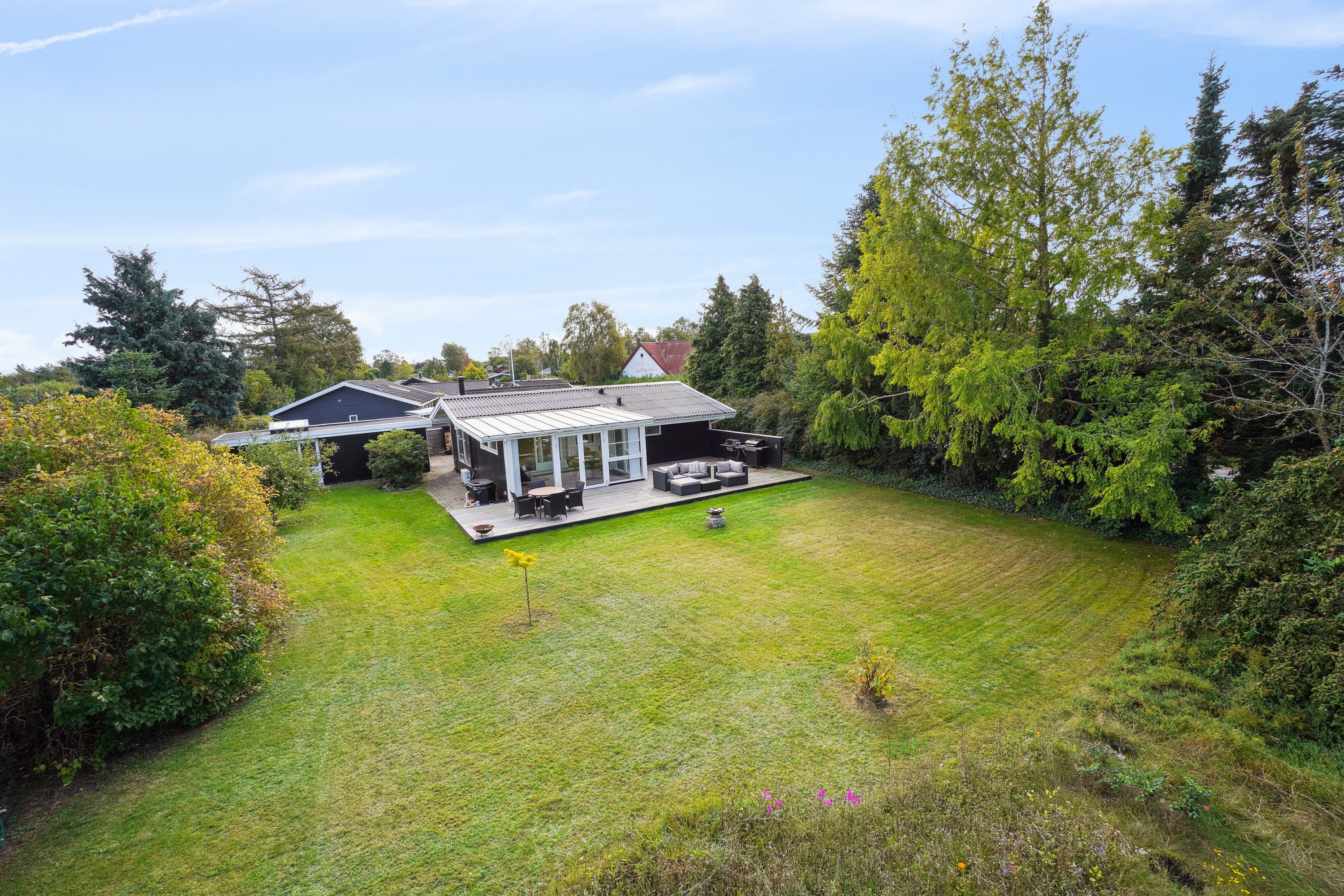 Fremhævet set fra haven billede i fuldskærmstilstand. Billede af Brunskærvej 8, Kyndeløse, 4070 Kirke Hyllinge
