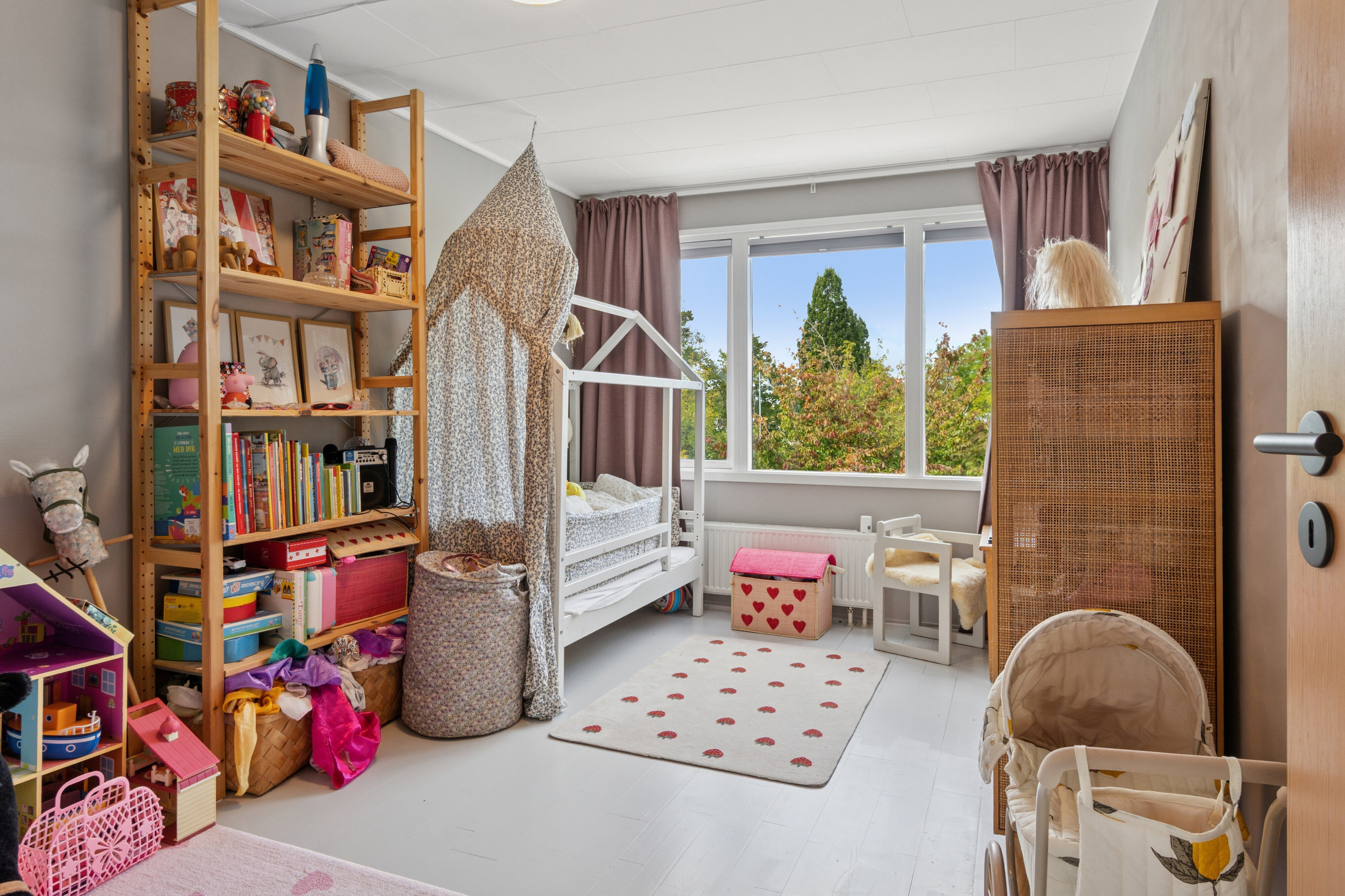 Fremhævet børneværelse billede i fuldskærmstilstand. Billede af Tjørnehusene 20, 2600 Glostrup