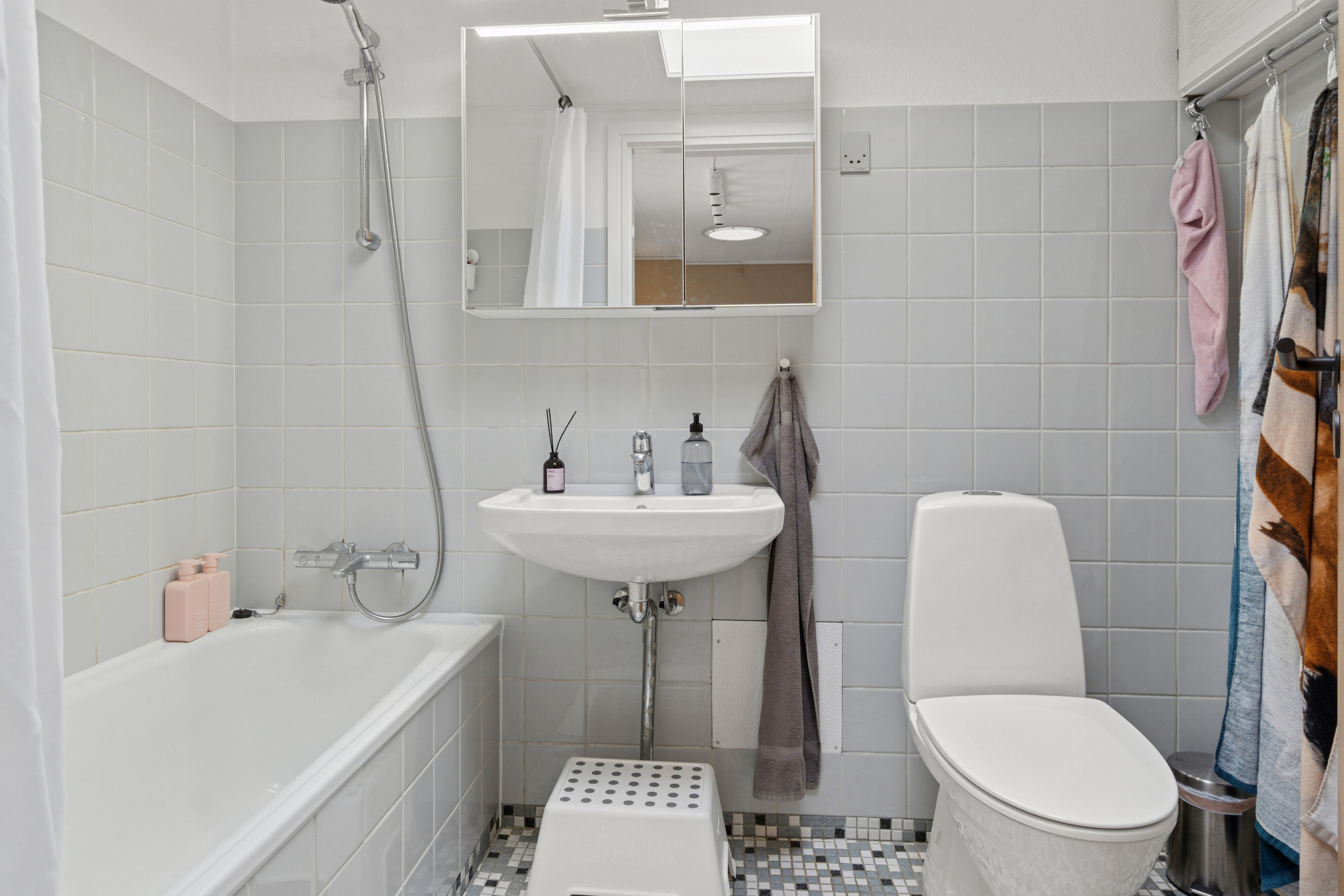 Fremhævet badeværelse billede i fuldskærmstilstand. Billede af Tjørnehusene 20, 2600 Glostrup