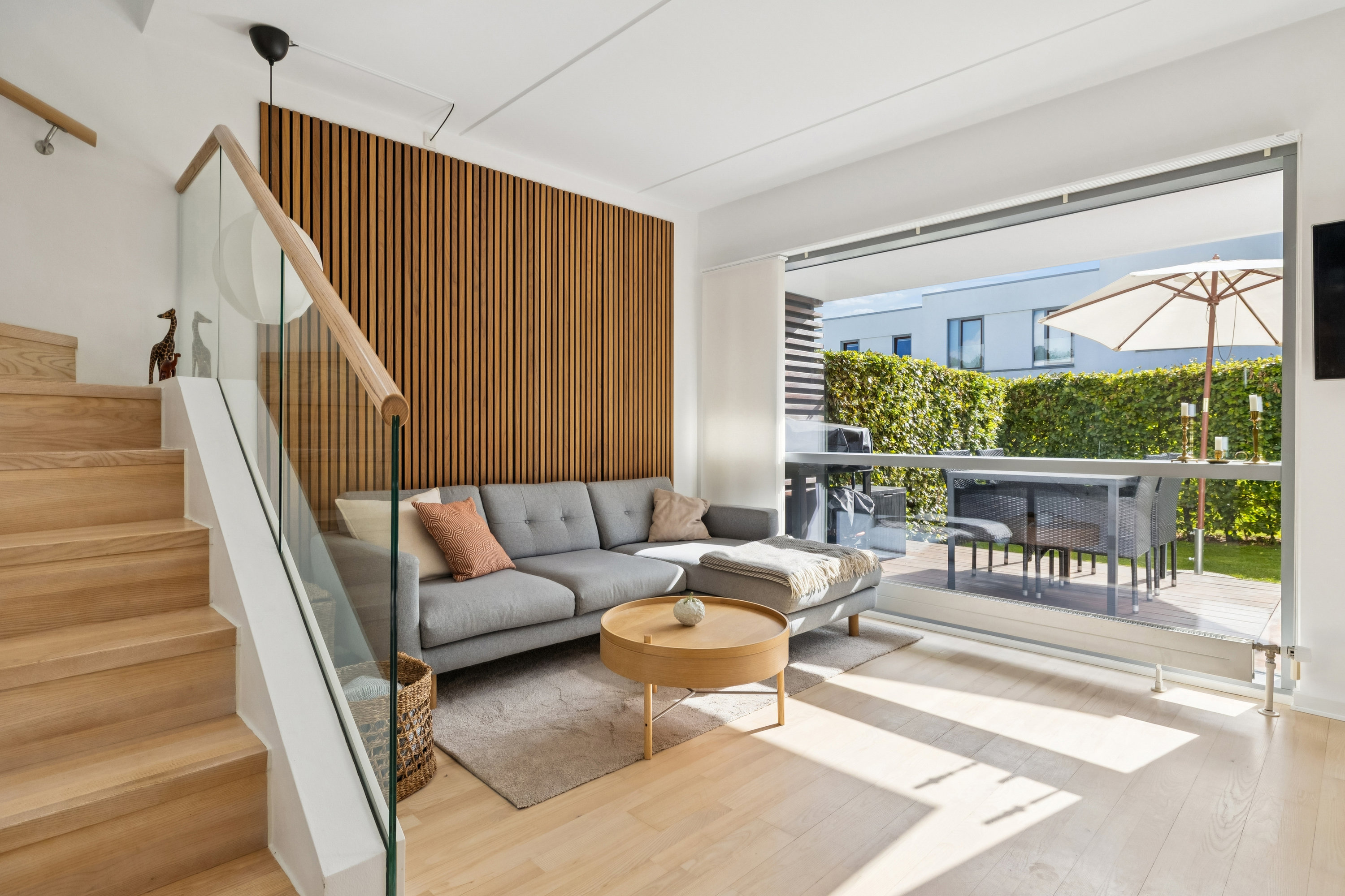 Fremhævet stue billede i fuldskærmstilstand. Billede af Kongefolden 37, Skanderborg Bakker, 8660 Skanderborg