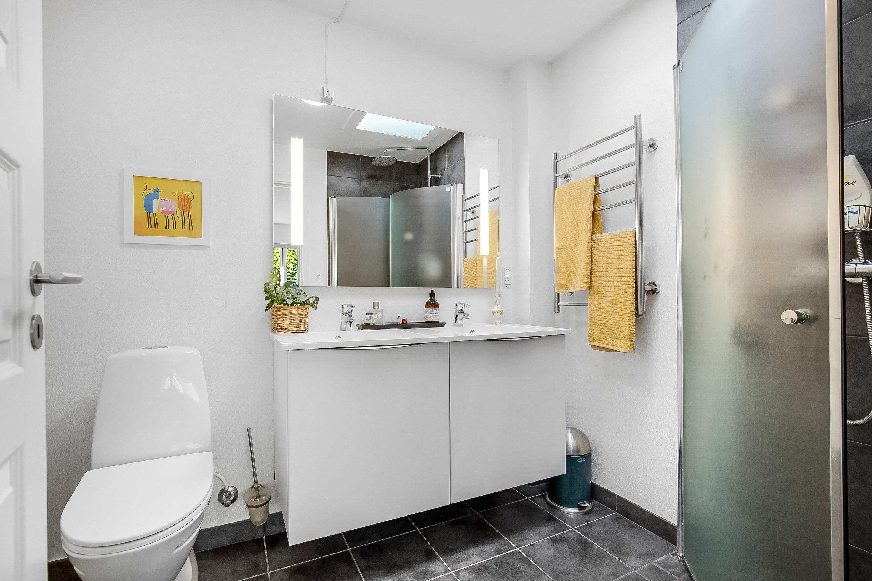 Fremhævet badeværelse billede i fuldskærmstilstand. Billede af Terrasseparken 19, Strandhuse, 6000 Kolding