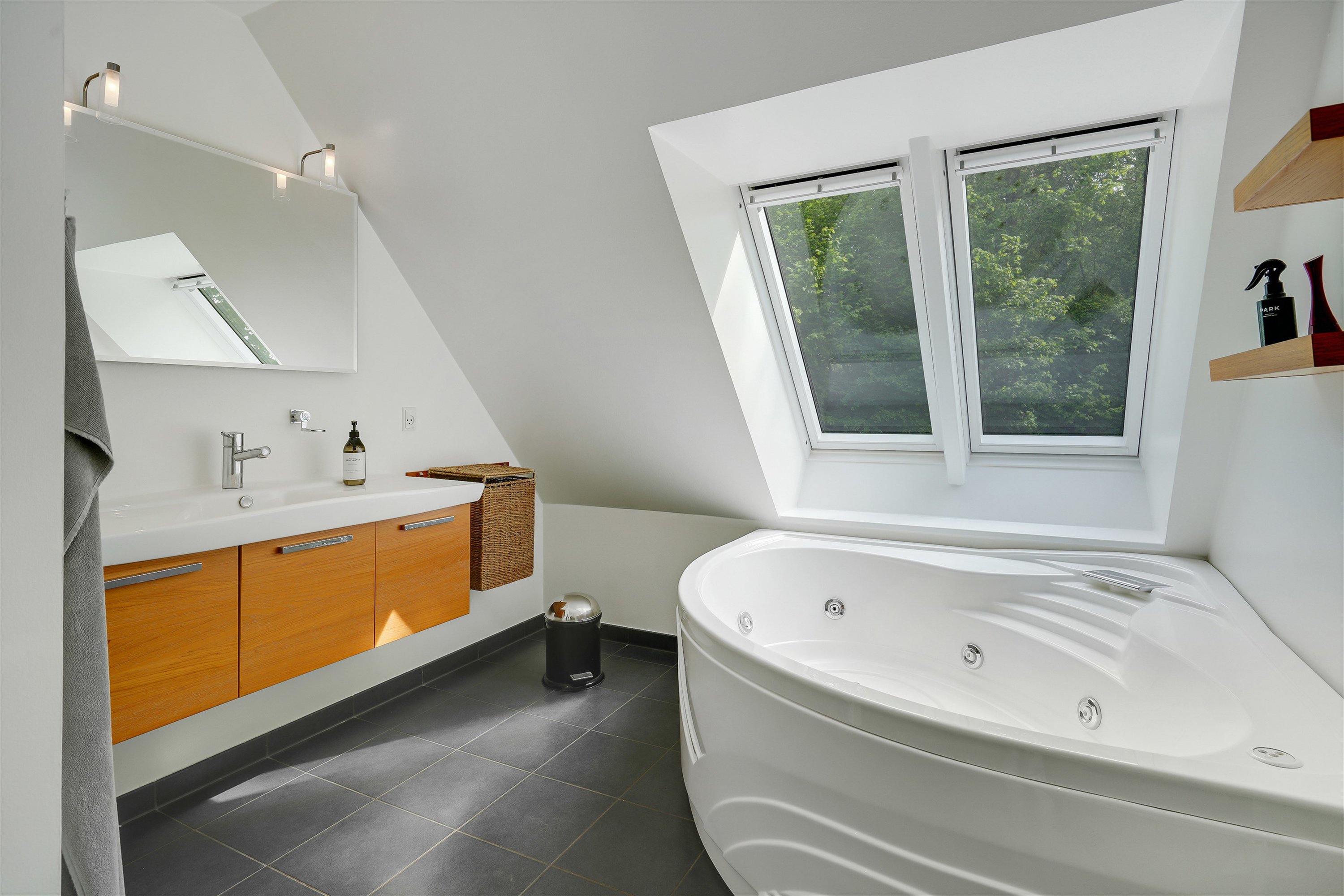 Fremhævet badeværelse billede i fuldskærmstilstand. Billede af Munkemøllevej 6, 6300 Gråsten