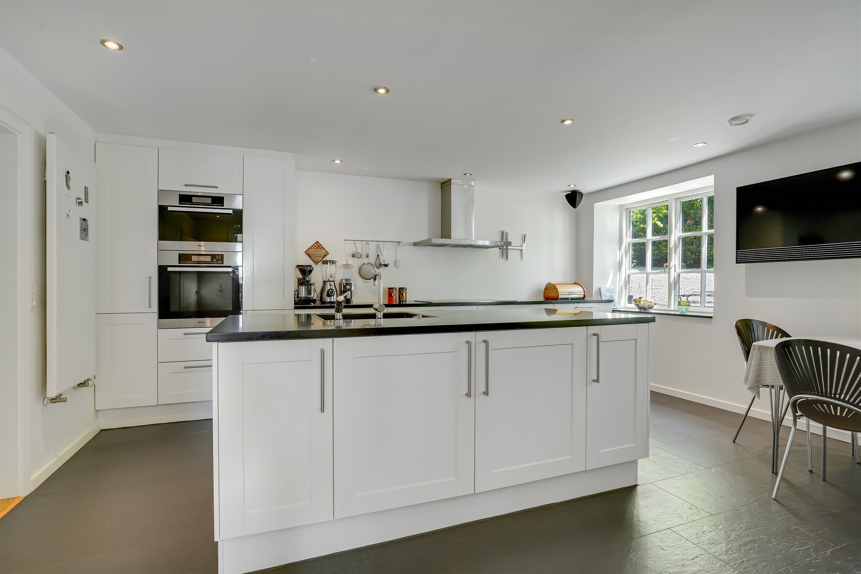 Fremhævet køkken billede i fuldskærmstilstand. Billede af Munkemøllevej 6, 6300 Gråsten