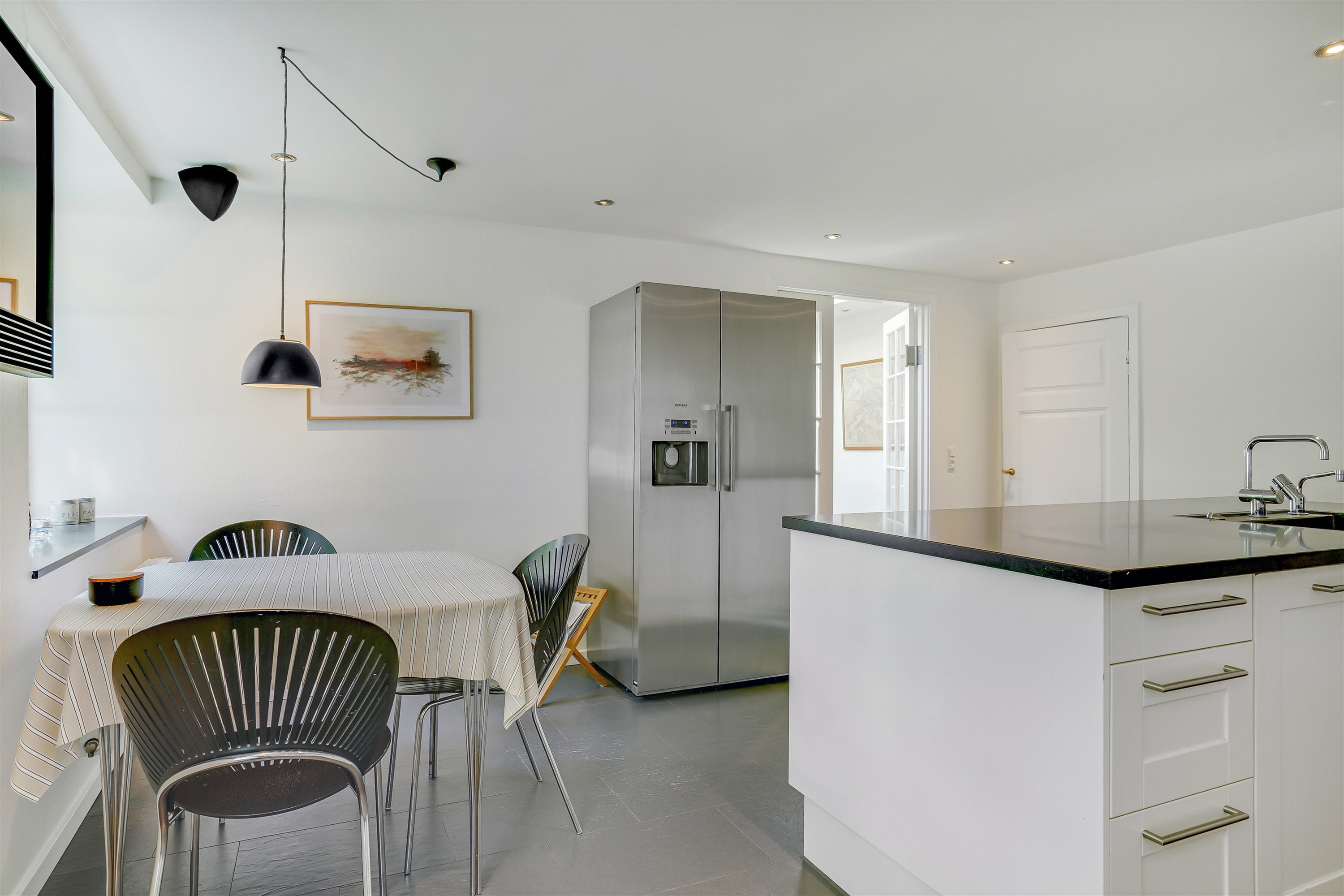 Fremhævet køkken billede i fuldskærmstilstand. Billede af Munkemøllevej 6, 6300 Gråsten