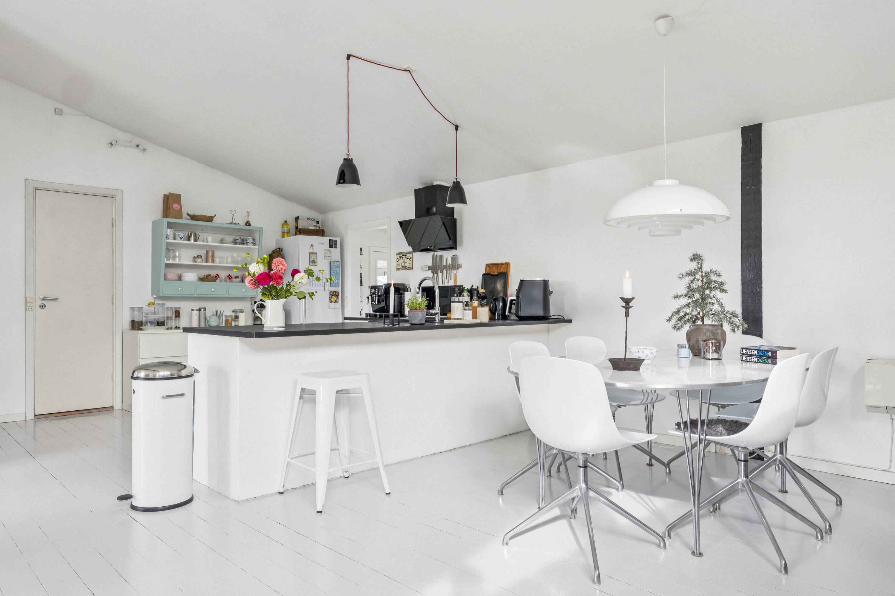 Fremhævet køkken billede i fuldskærmstilstand. Billede af Skrænten 25, 4600 Køge