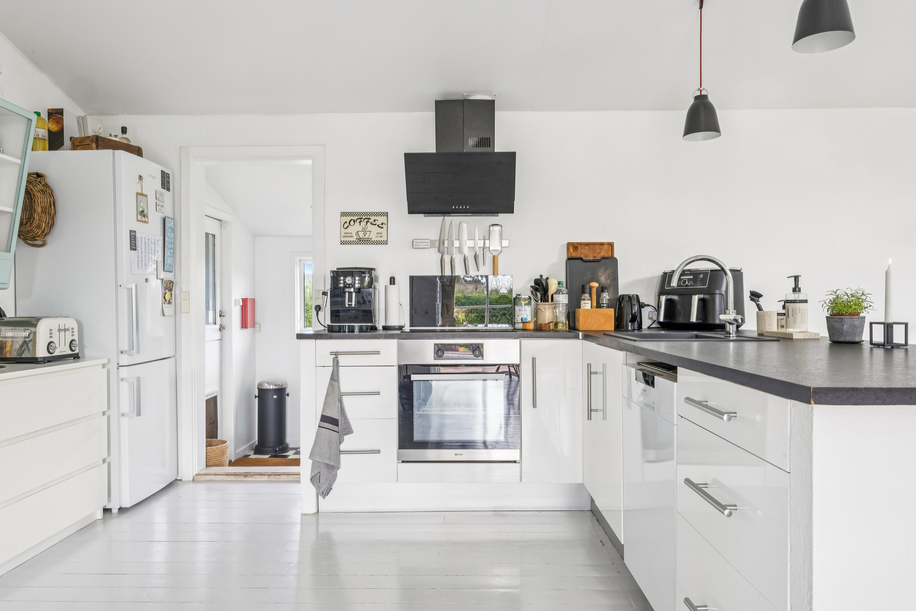 Fremhævet køkken billede i fuldskærmstilstand. Billede af Skrænten 25, 4600 Køge