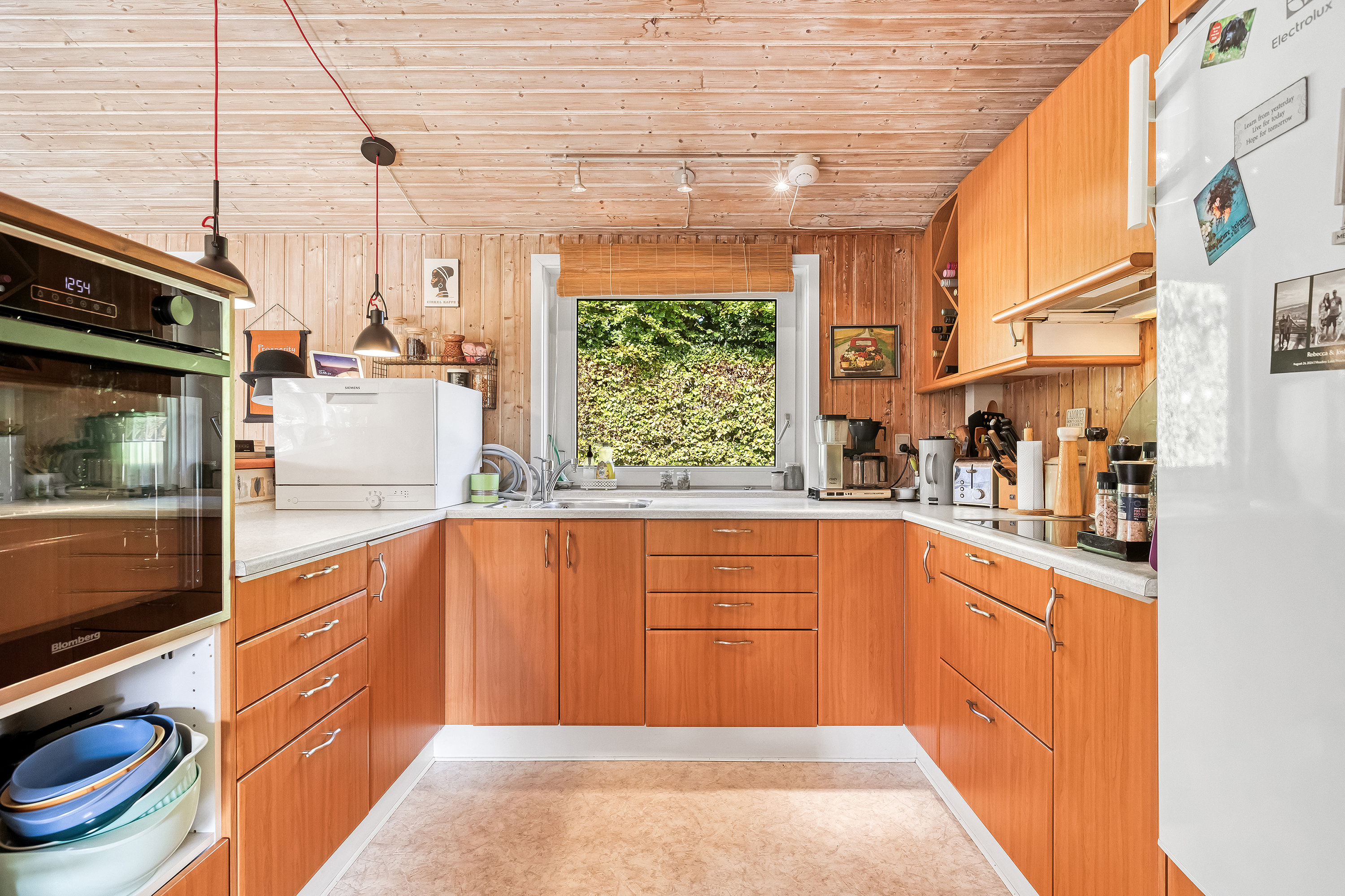 Fremhævet køkken billede i fuldskærmstilstand. Billede af Langs Hegnet 14, 3310 Ølsted