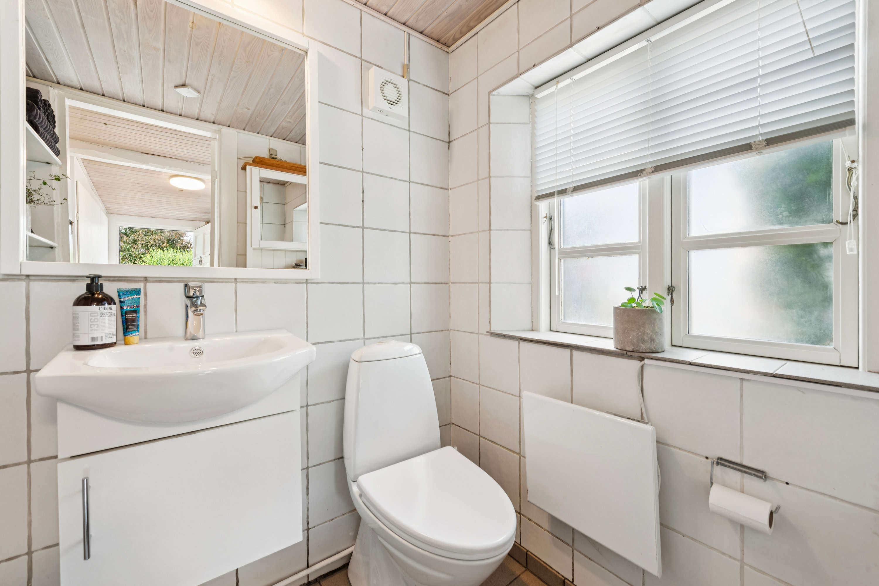 Fremhævet badeværelse billede i fuldskærmstilstand. Billede af Stubager 6A, 2670 Greve