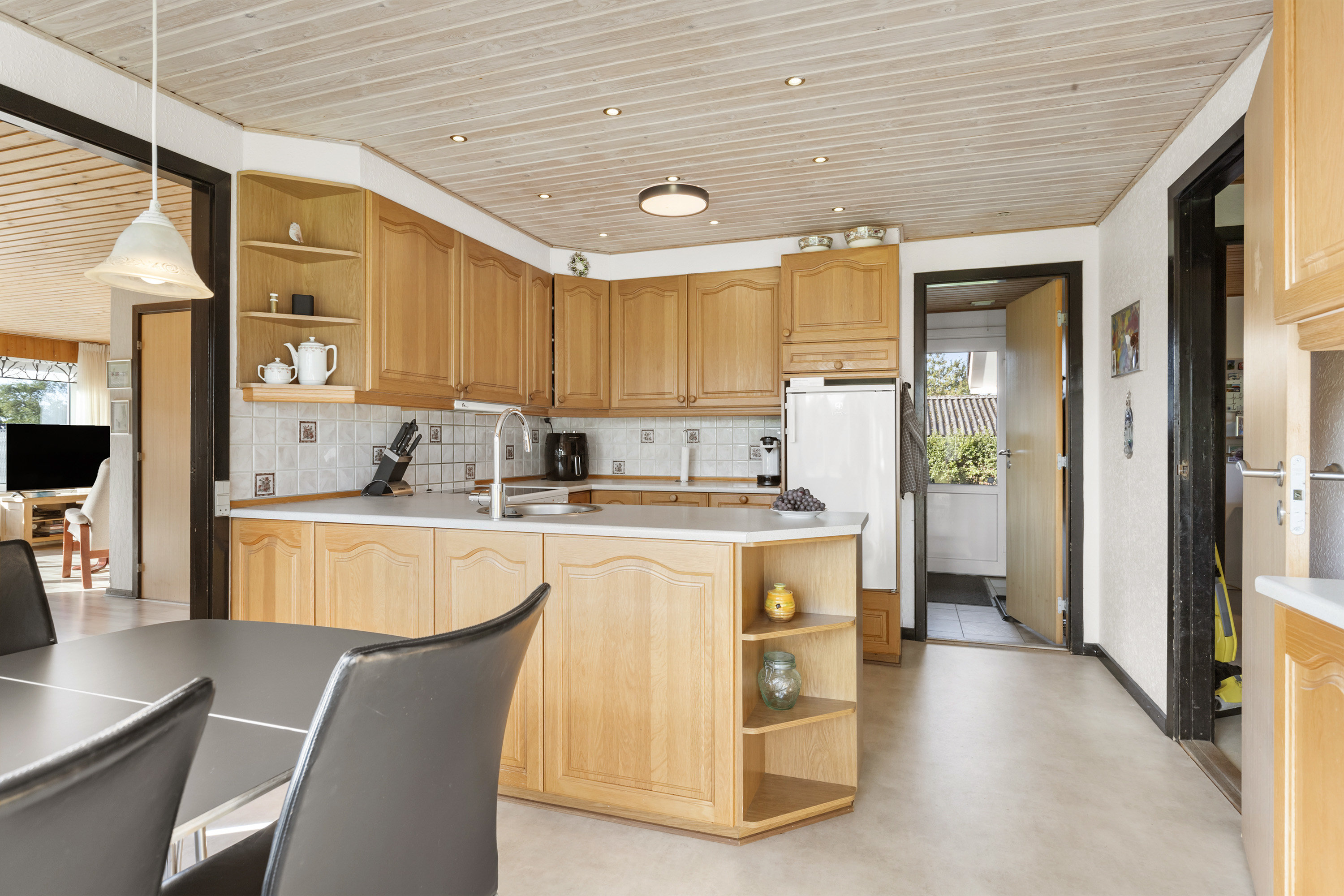 Miniaturebillede 1: køkken. Billede af Jørgen Terkelsens V 6, 9760 Vrå