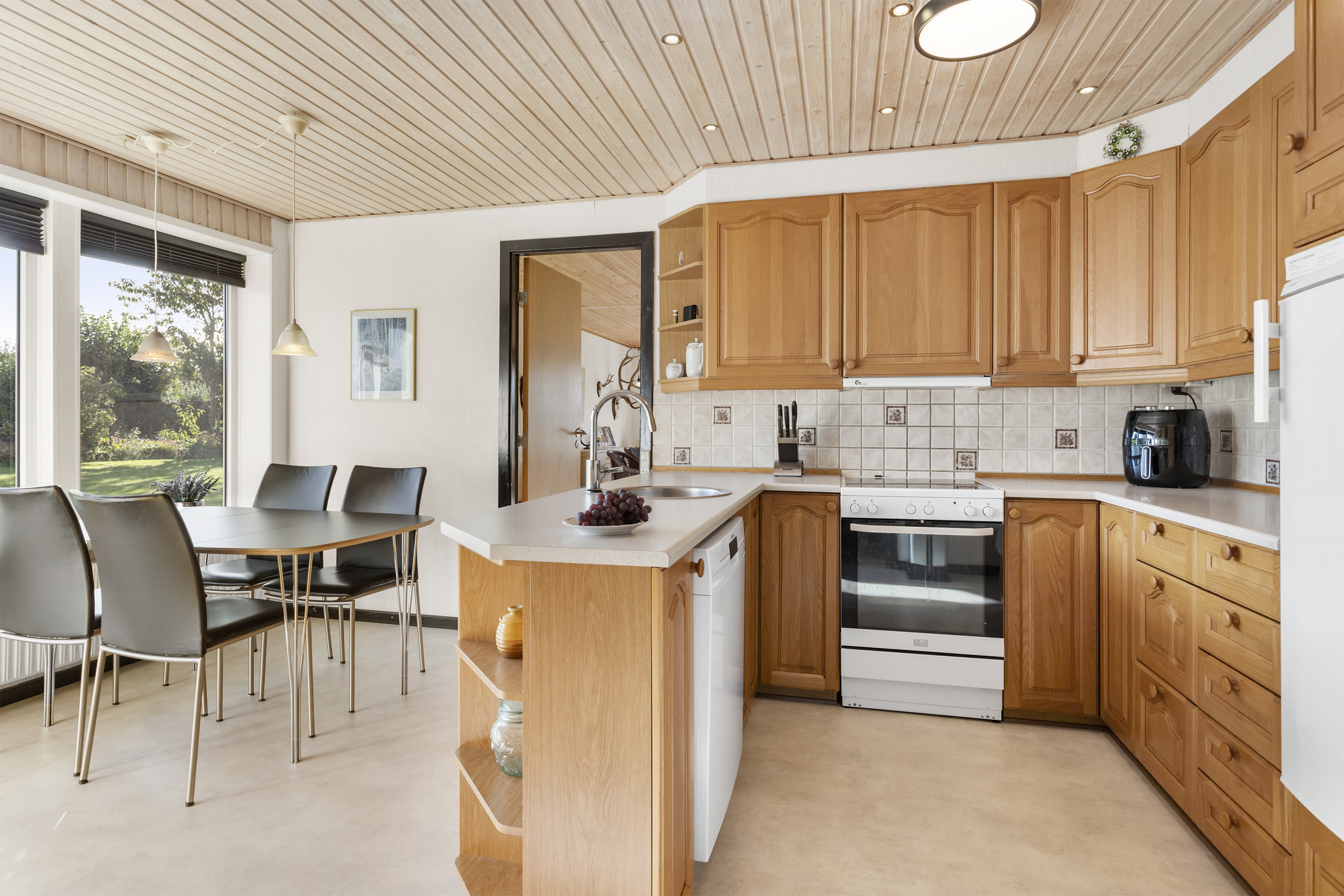 Miniaturebillede 2: køkken. Billede af Jørgen Terkelsens V 6, 9760 Vrå