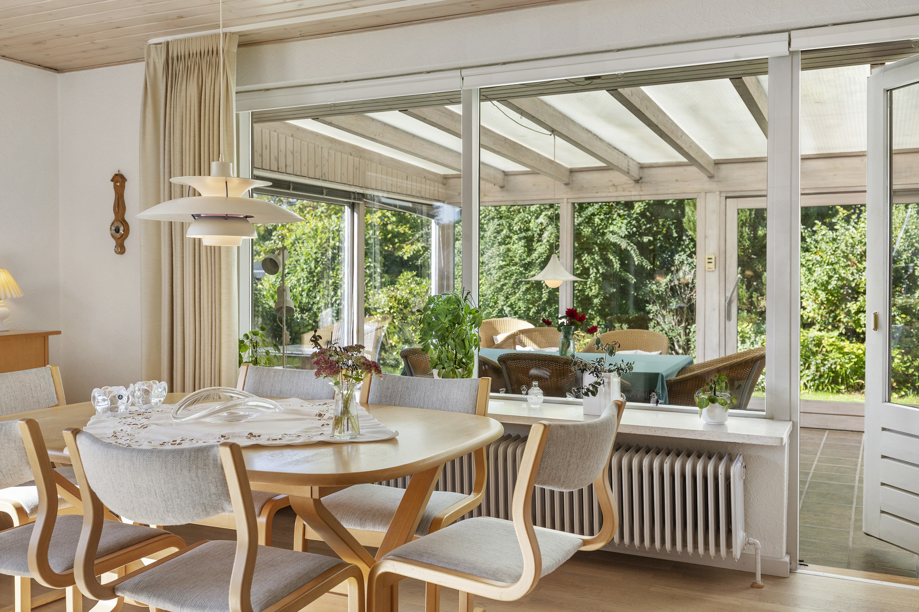 Fremhævet stue billede i fuldskærmstilstand. Billede af Søndermarken 3, 9760 Vrå