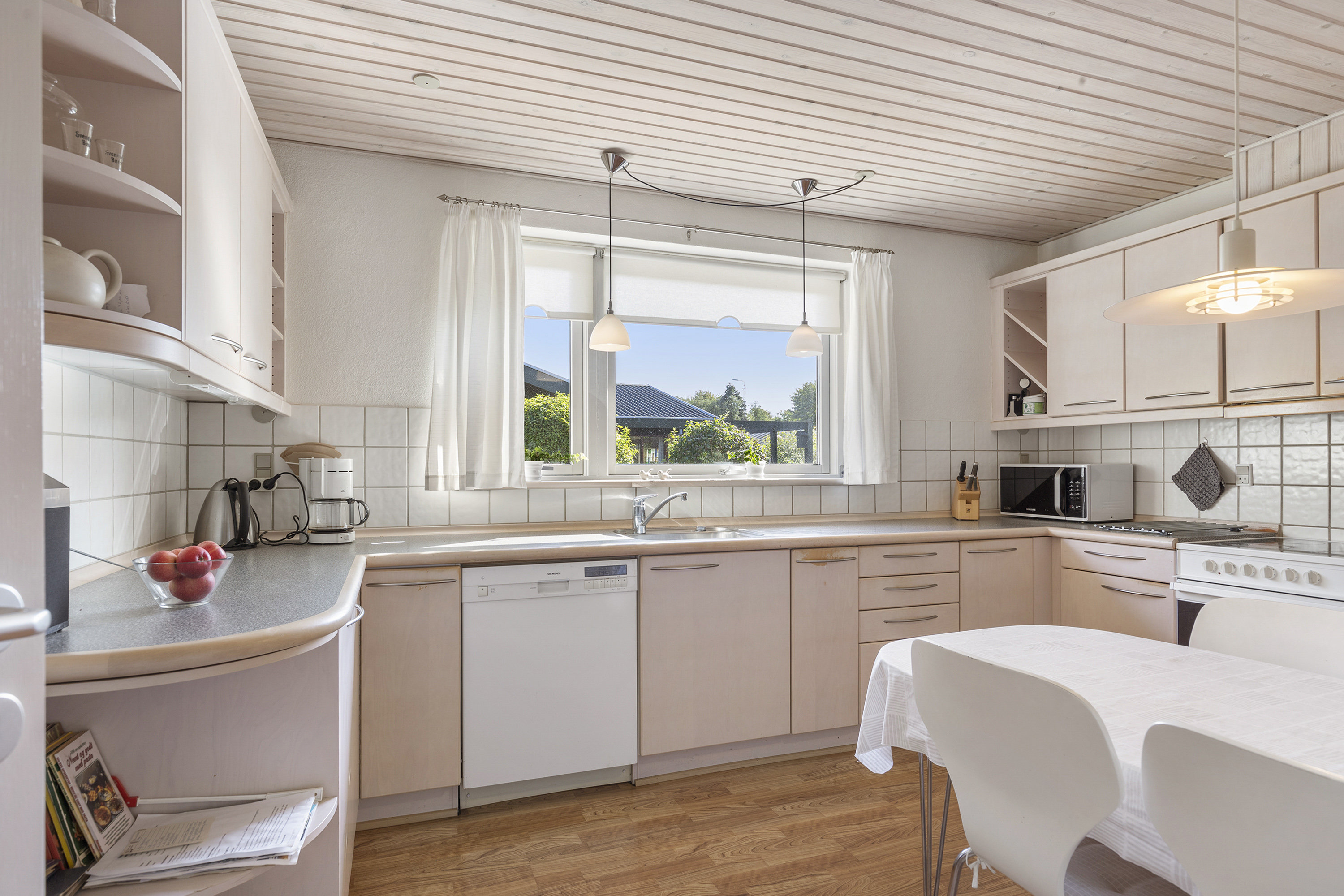 Miniaturebillede 1: køkken. Billede af Søndermarken 3, 9760 Vrå