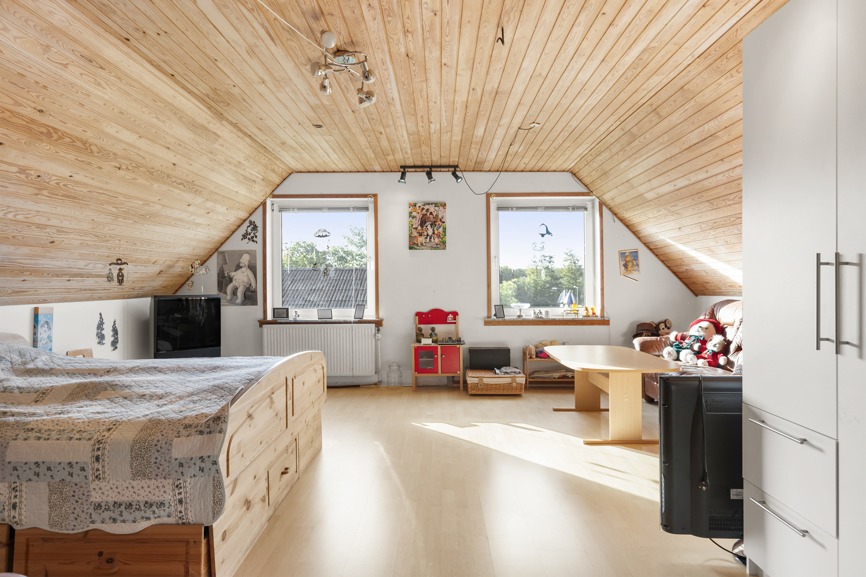 Fremhævet værelse billede i fuldskærmstilstand. Billede af Jørgen Terkelsens V 6, 9760 Vrå