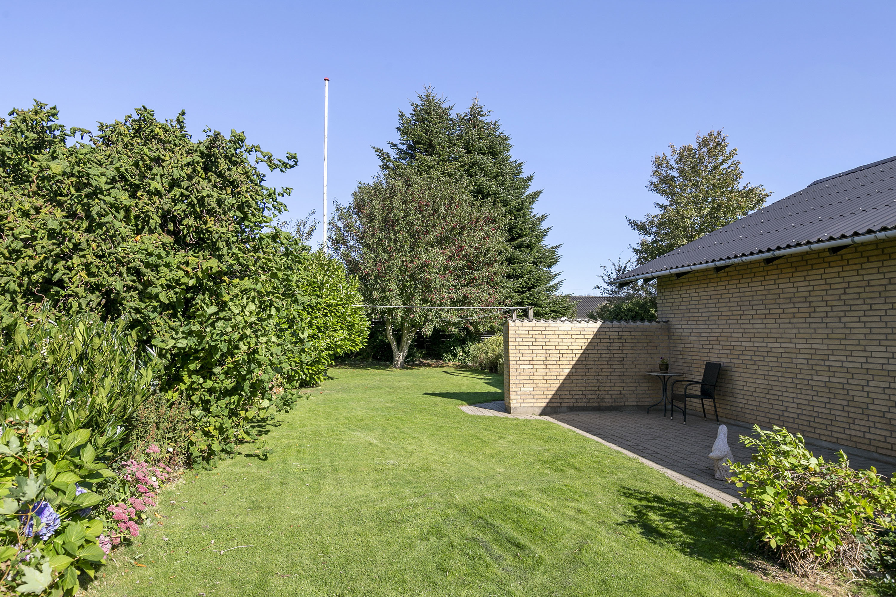 Fremhævet have billede i fuldskærmstilstand. Billede af Søndermarken 3, 9760 Vrå