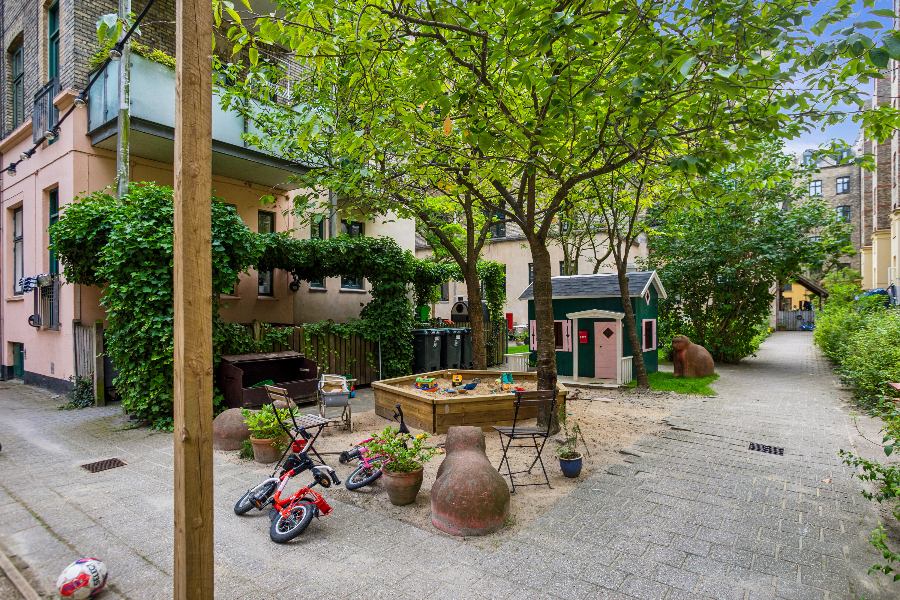 Fremhævet ejendom 1 billede i fuldskærmstilstand. Billede af Holsteinsgade 57, 5. tv., 2100 København Ø