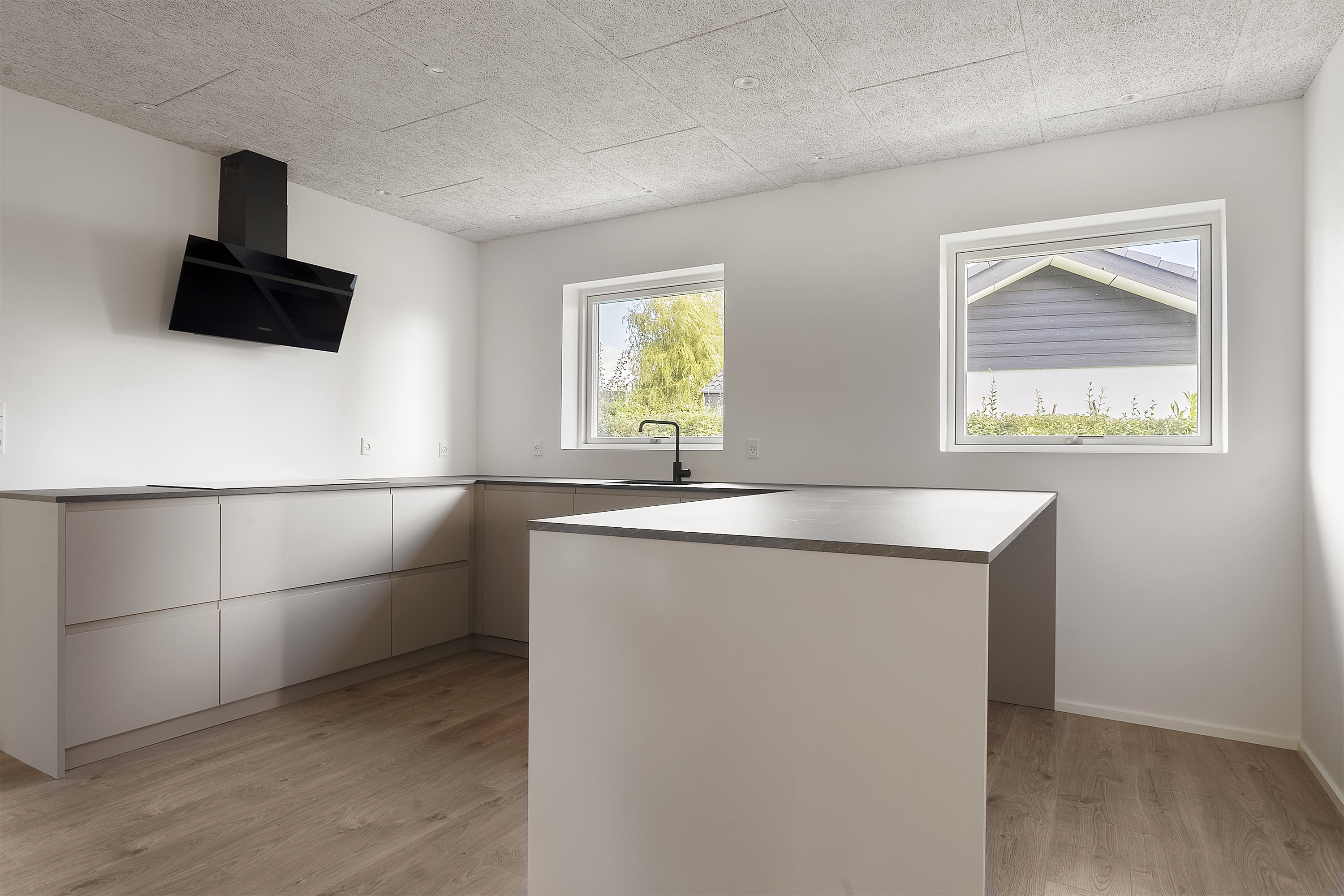 Fremhævet køkken billede i fuldskærmstilstand. Billede af Stensballe Strandvej 1, 8700 Horsens