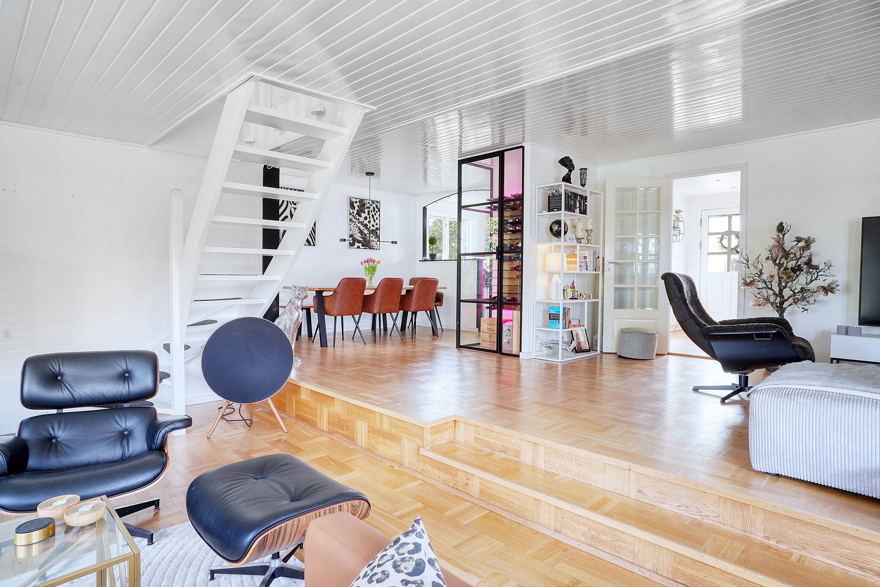 Fremhævet spisestue billede i fuldskærmstilstand. Billede af Jupitervej 37, 3100 Hornbæk