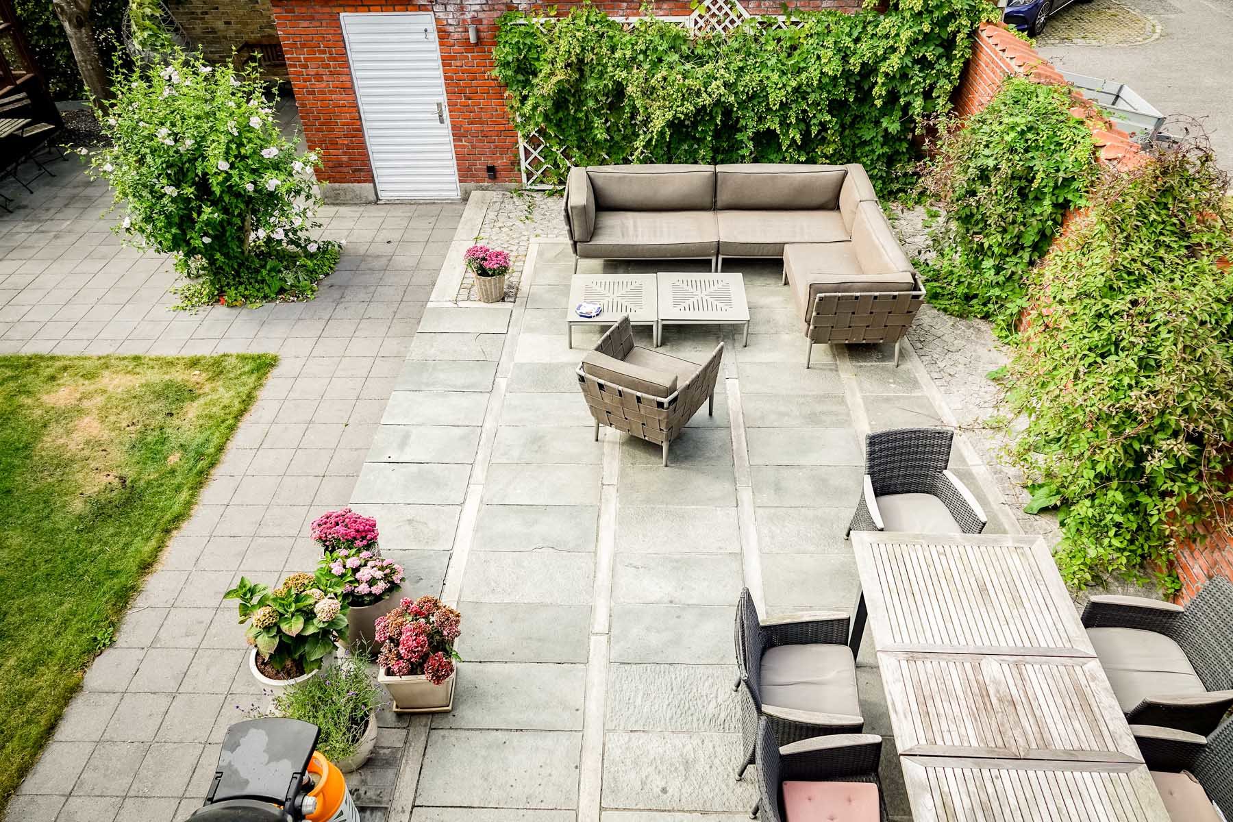 Fremhævet terrasse billede i fuldskærmstilstand. Billede af Carl Plougs Vænge 3, 5230 Odense M