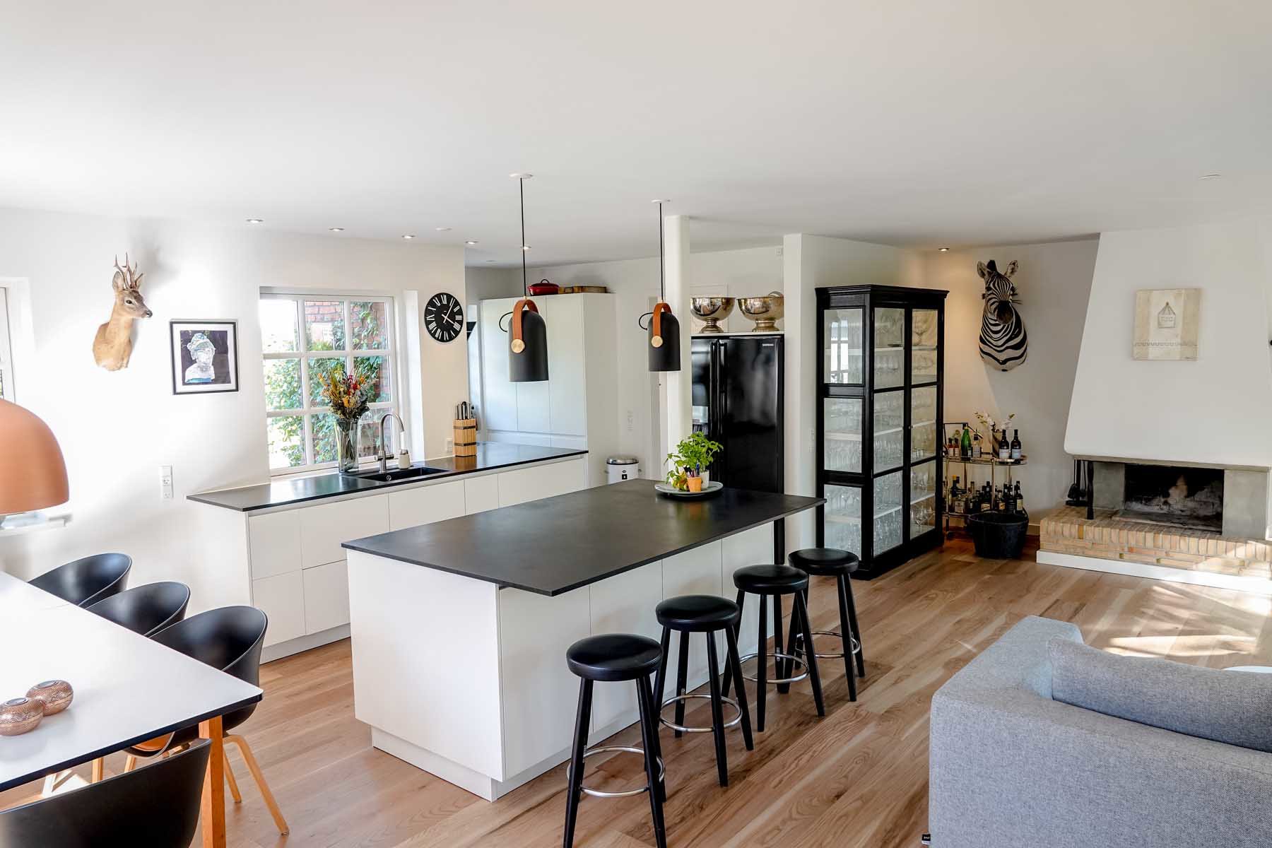 Fremhævet køkken/alrum billede i fuldskærmstilstand. Billede af Carl Plougs Vænge 3, 5230 Odense M