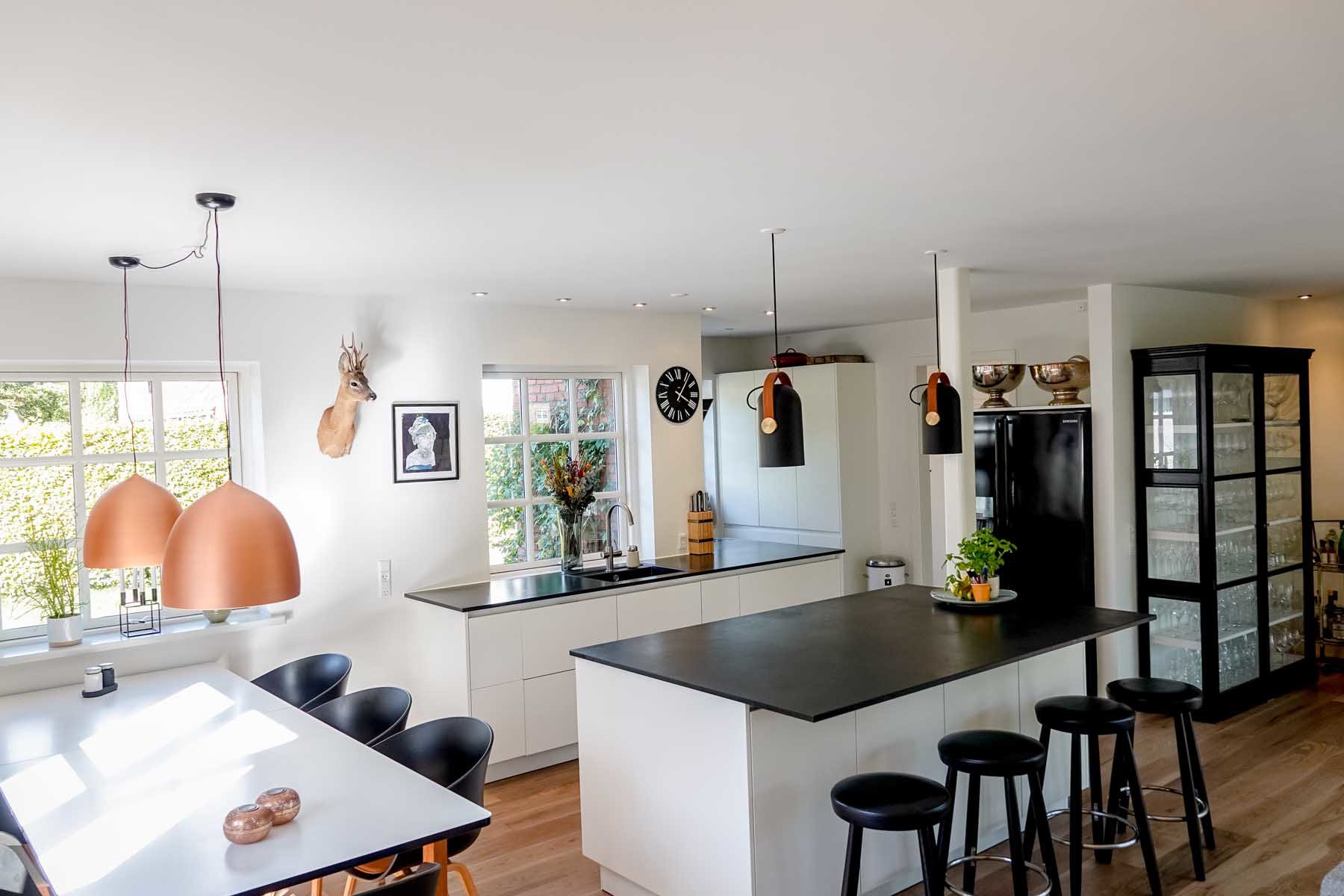 Fremhævet køkken/alrum billede i fuldskærmstilstand. Billede af Carl Plougs Vænge 3, 5230 Odense M