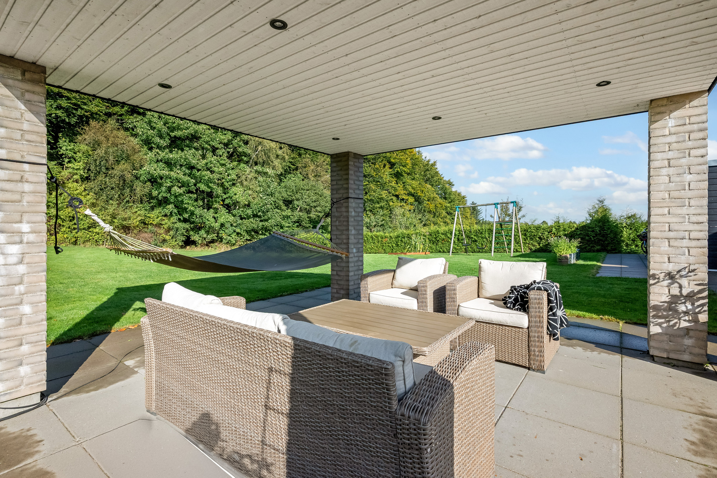 Fremhævet overdækket terrasse billede i fuldskærmstilstand. Billede af Under Bøgen 10, Halgårde, 7500 Holstebro