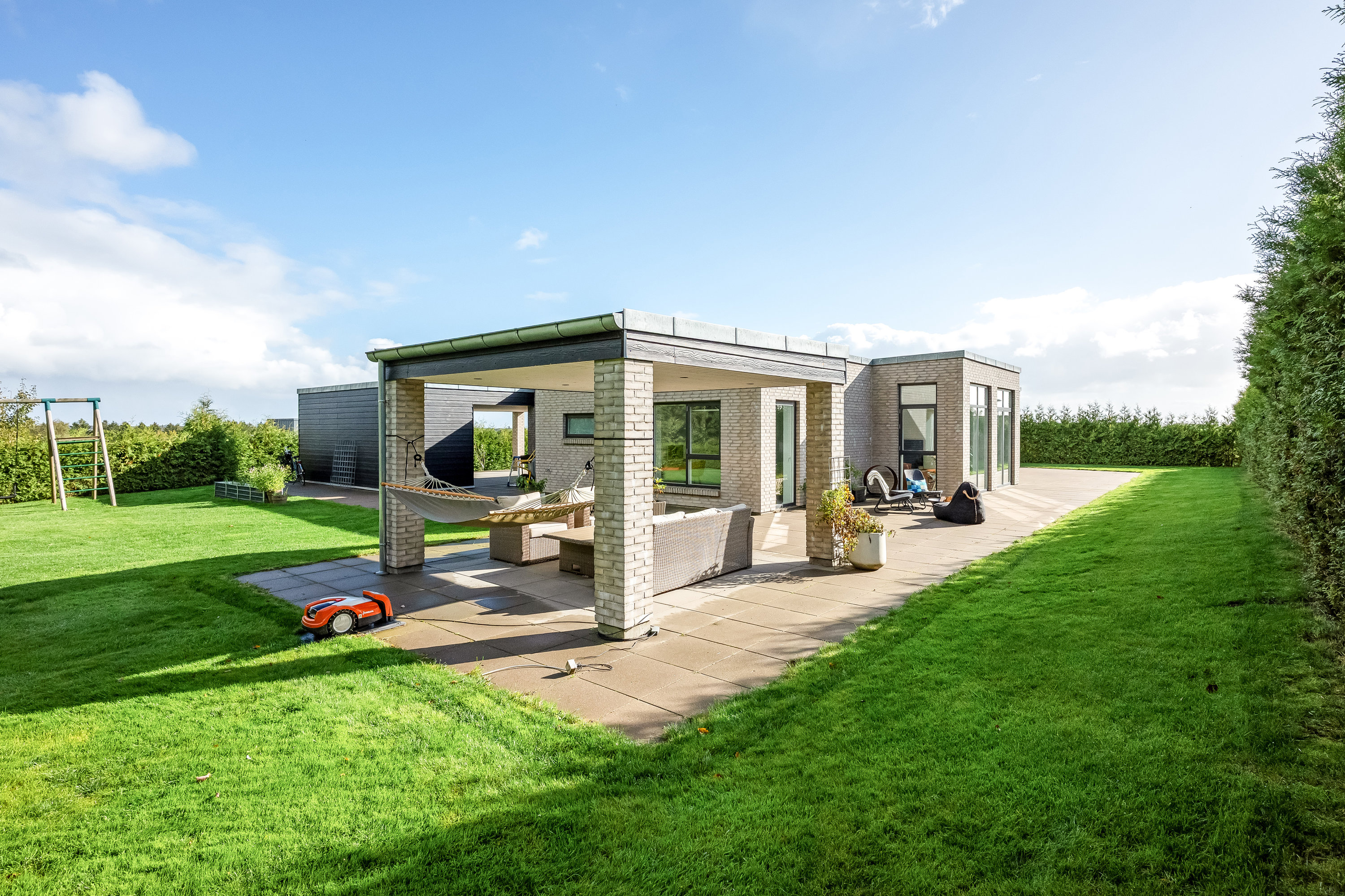 Fremhævet overdækket terrasse billede i fuldskærmstilstand. Billede af Under Bøgen 10, Halgårde, 7500 Holstebro