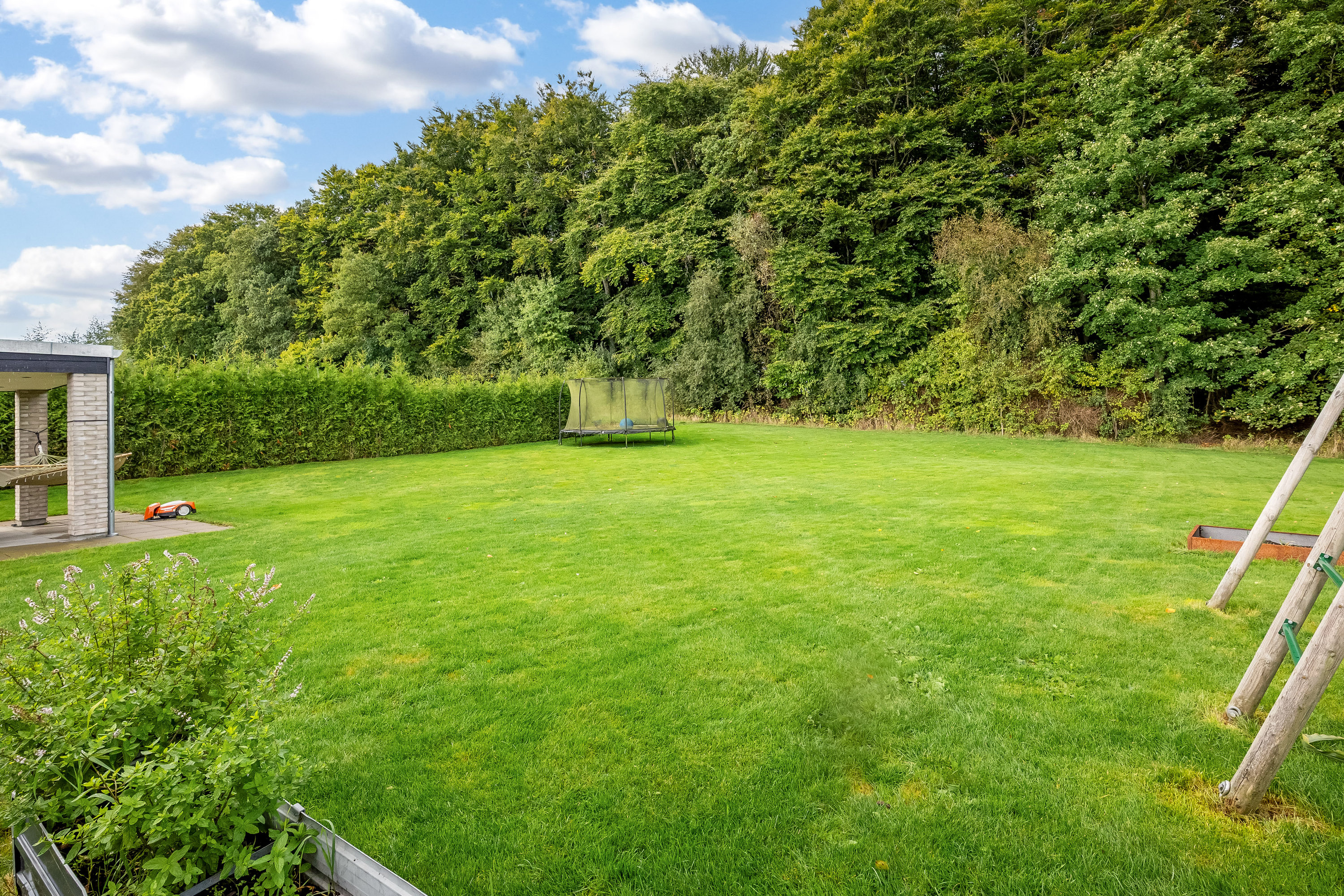 Fremhævet have billede i fuldskærmstilstand. Billede af Under Bøgen 10, Halgårde, 7500 Holstebro