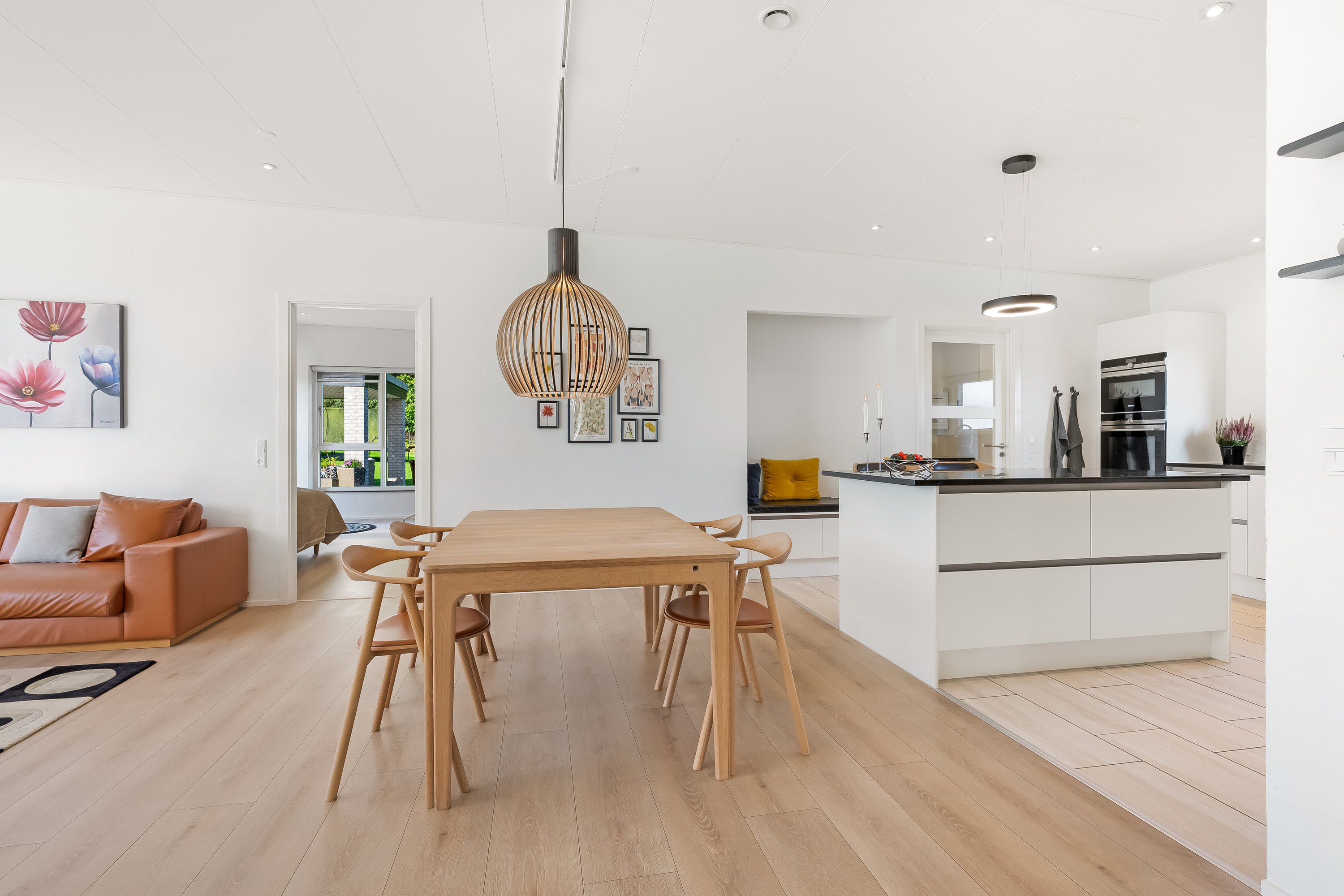 Fremhævet køkken alrum billede i fuldskærmstilstand. Billede af Under Bøgen 10, Halgårde, 7500 Holstebro