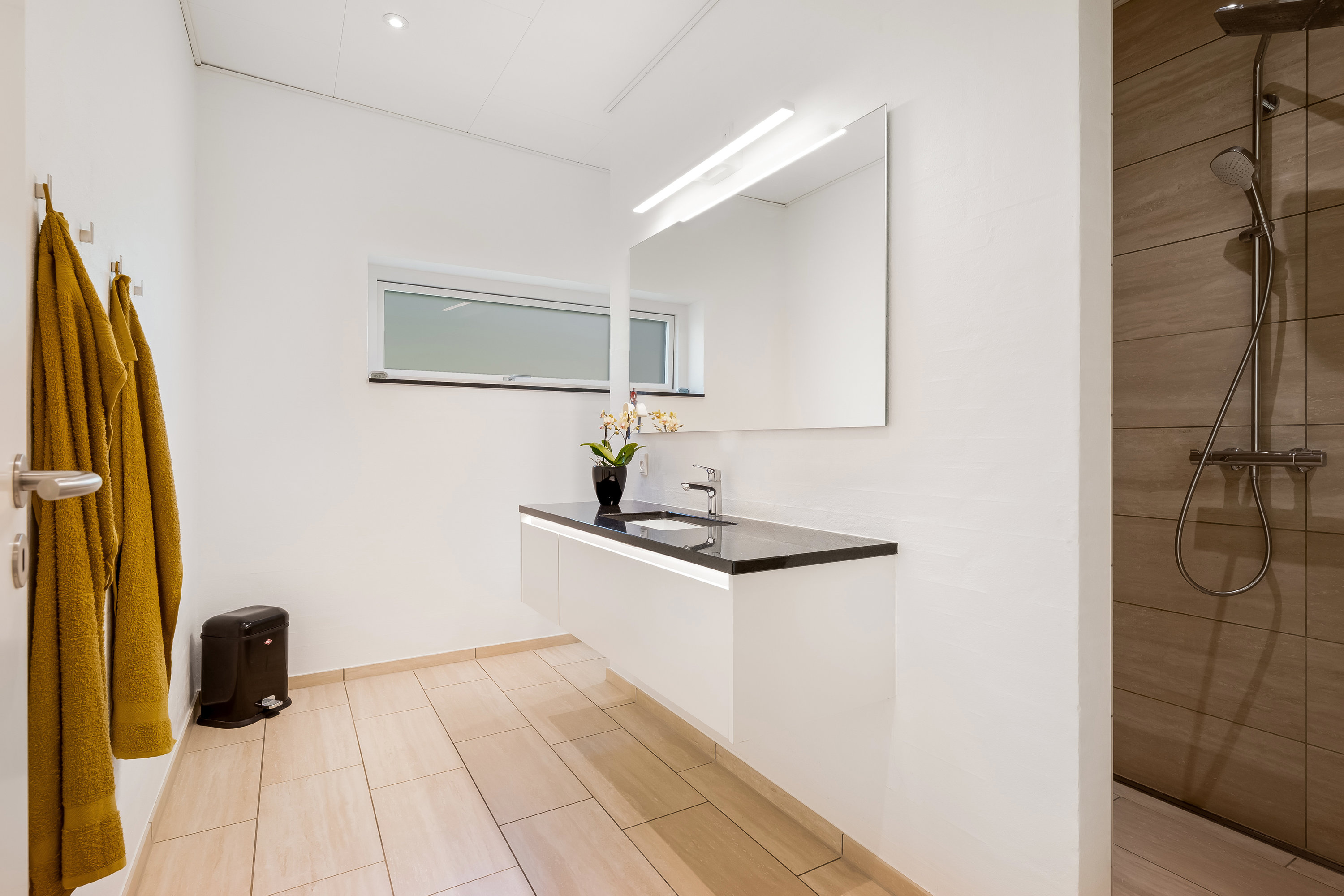 Fremhævet badeværelse billede i fuldskærmstilstand. Billede af Under Bøgen 10, Halgårde, 7500 Holstebro