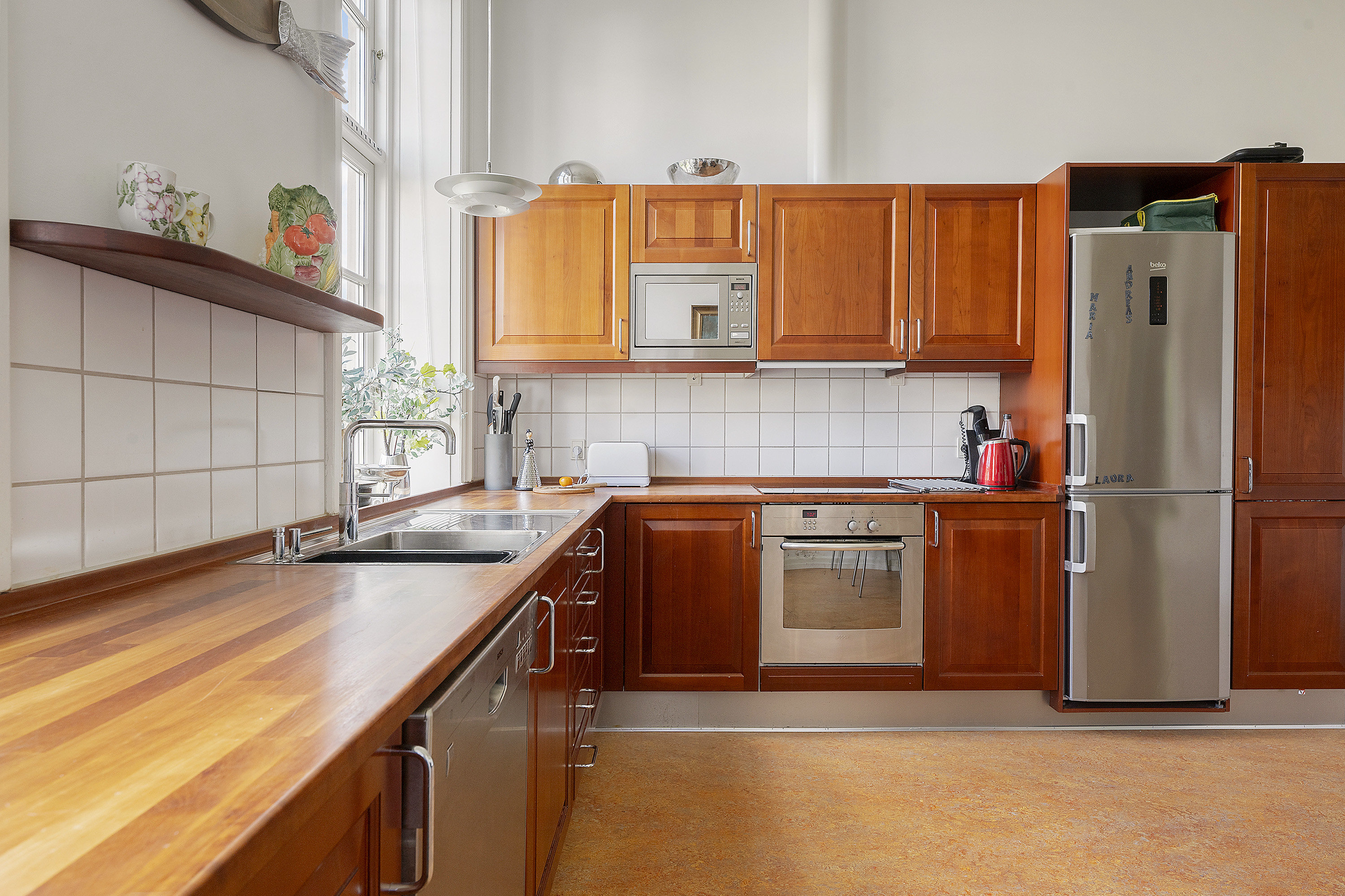 Fremhævet køkken billede i fuldskærmstilstand. Billede af Dronningens Vænge 11, st.. th., 2800 Kongens Lyngby