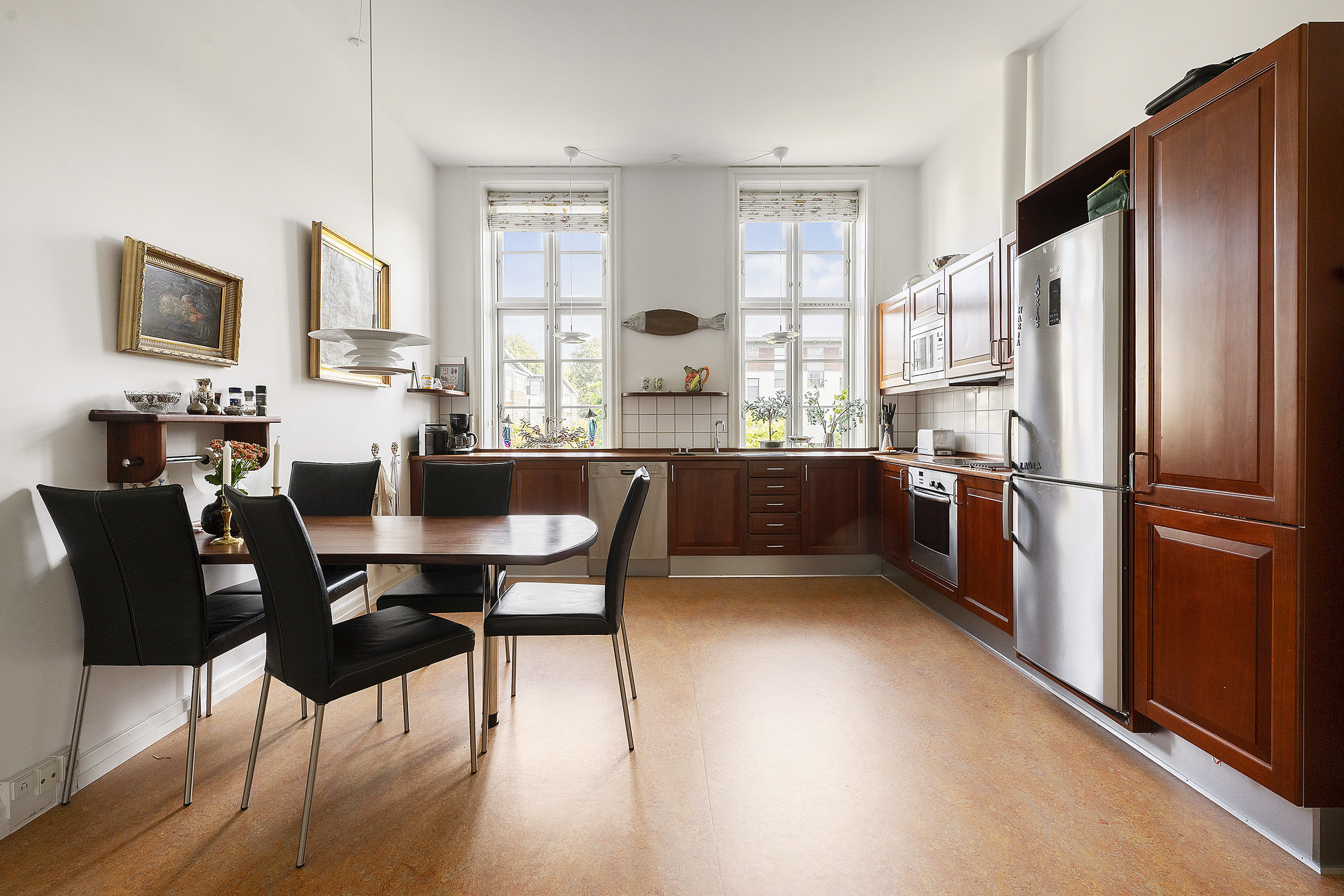 Fremhævet spisekøkken billede i fuldskærmstilstand. Billede af Dronningens Vænge 11, st.. th., 2800 Kongens Lyngby