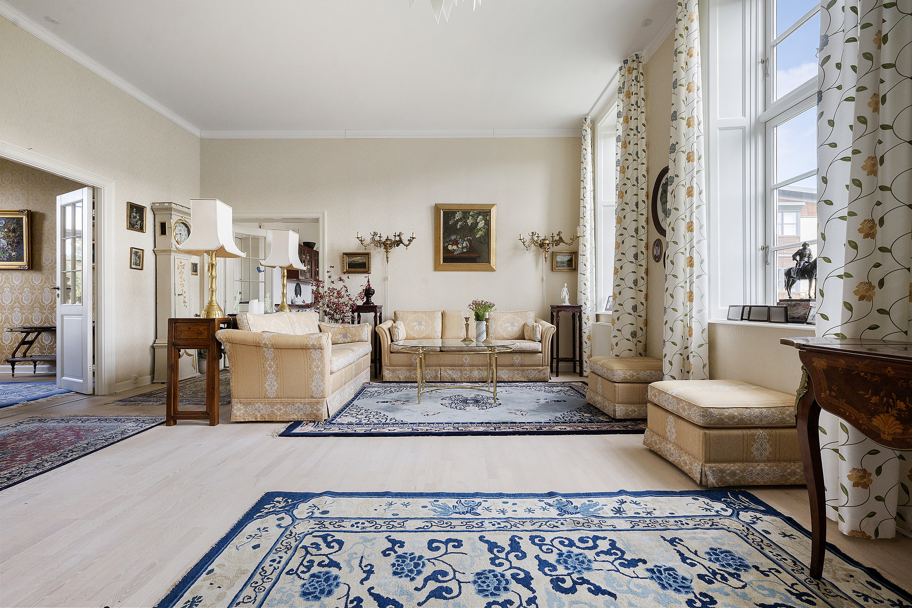 Fremhævet stue billede i fuldskærmstilstand. Billede af Dronningens Vænge 11, st.. th., 2800 Kongens Lyngby