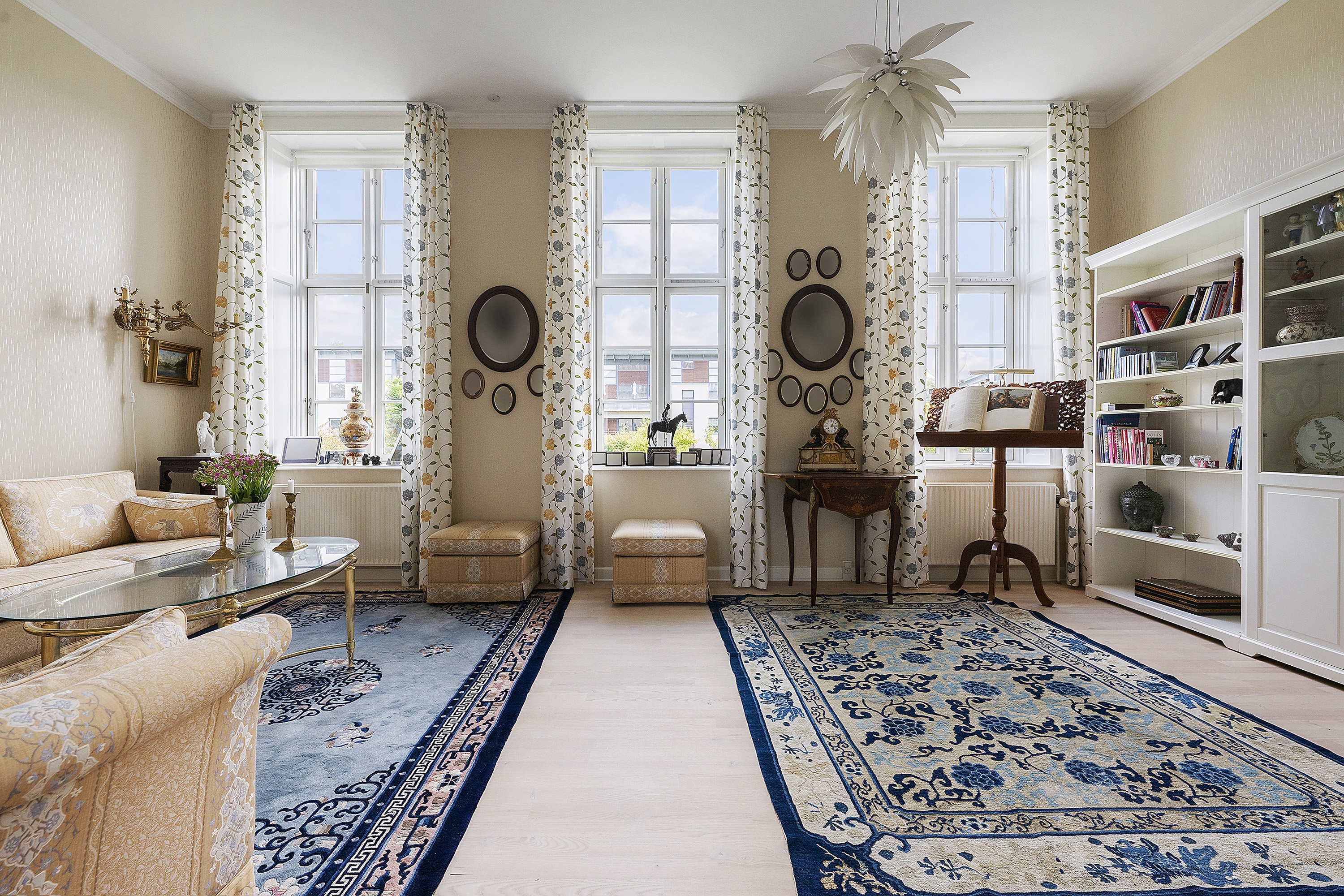 Fremhævet stue billede i fuldskærmstilstand. Billede af Dronningens Vænge 11, st.. th., 2800 Kongens Lyngby