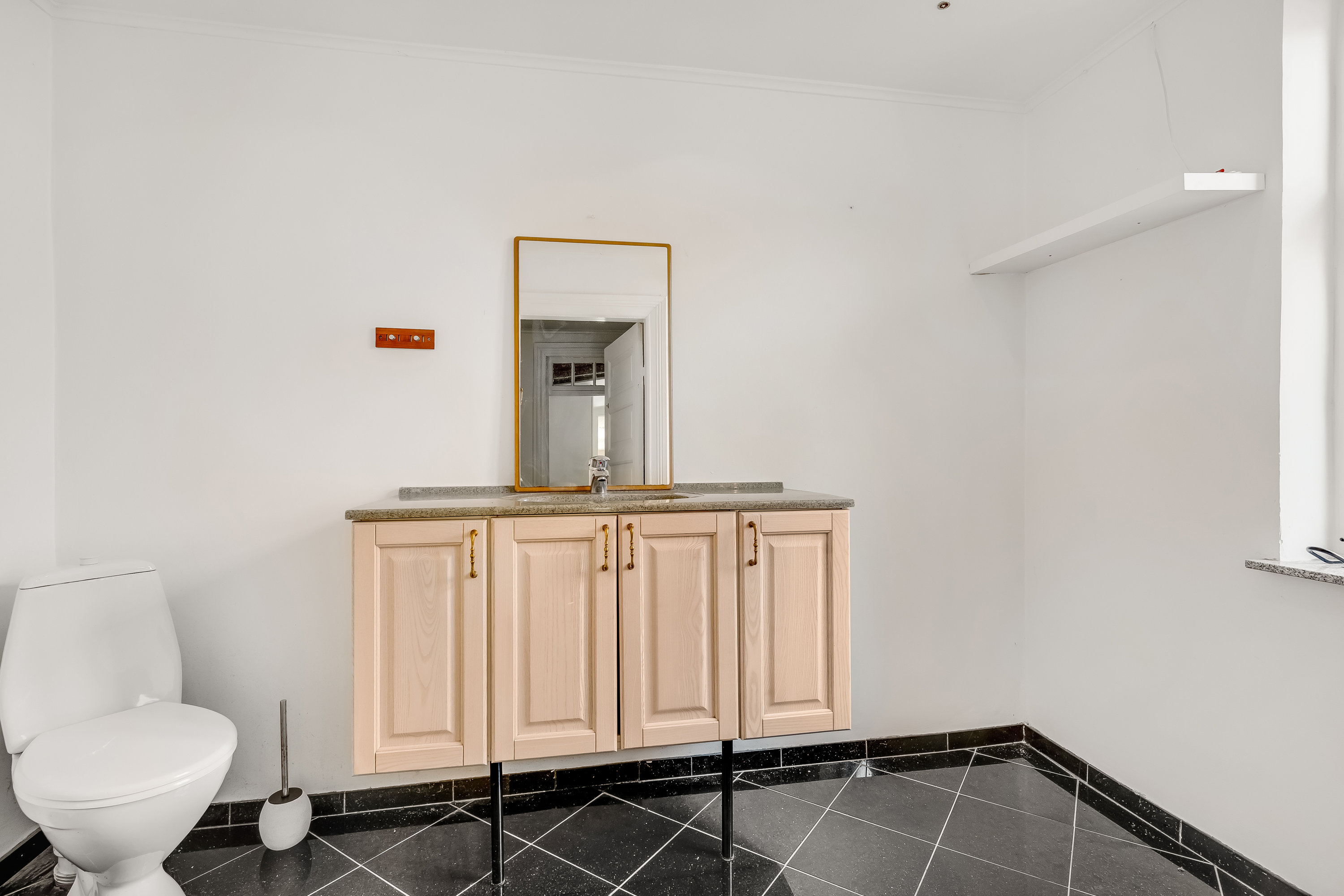 Fremhævet badeværelse billede i fuldskærmstilstand. Billede af Tangsøgade 20, 7650 Bøvlingbjerg