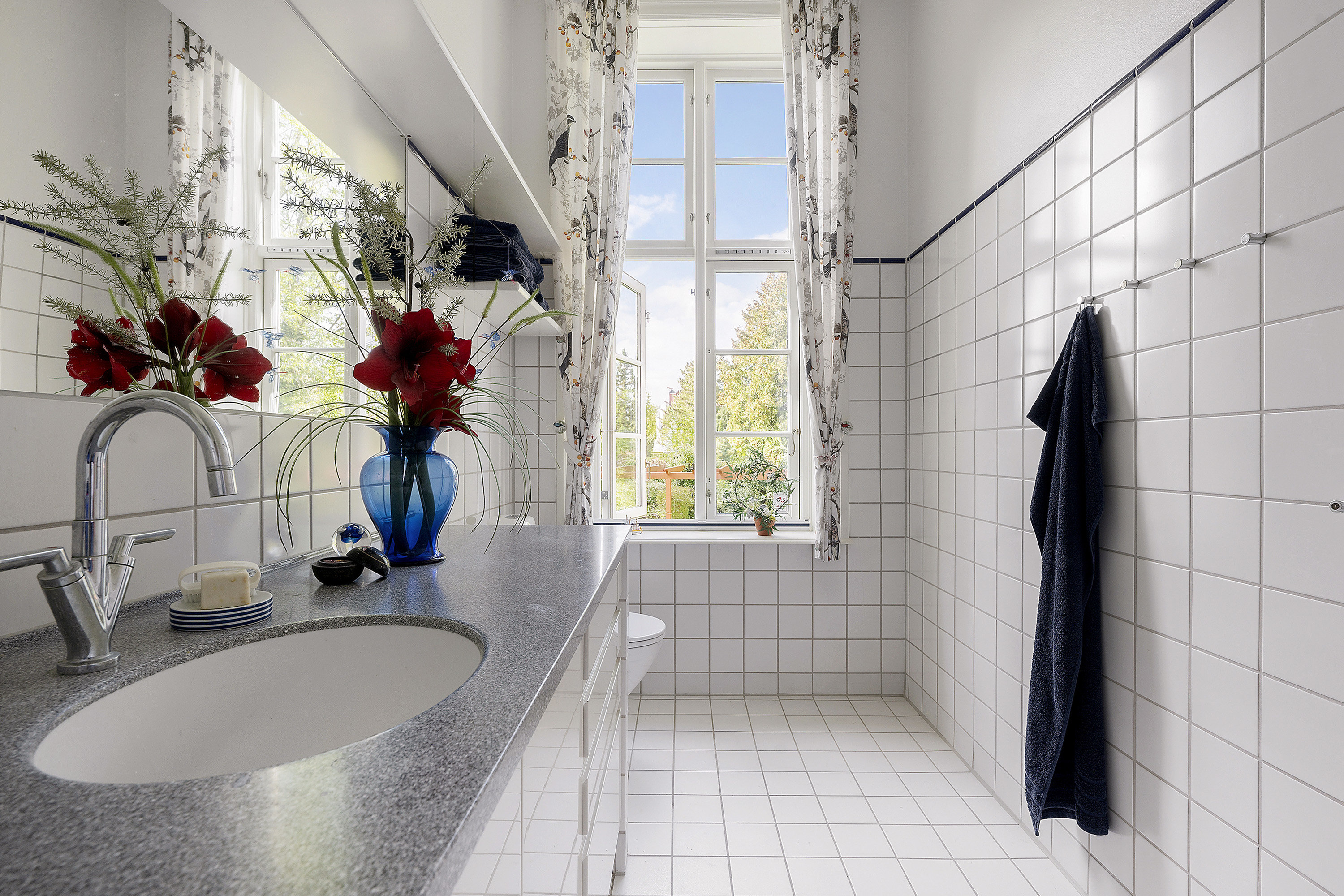 Fremhævet badeværelse billede i fuldskærmstilstand. Billede af Dronningens Vænge 11, st.. th., 2800 Kongens Lyngby