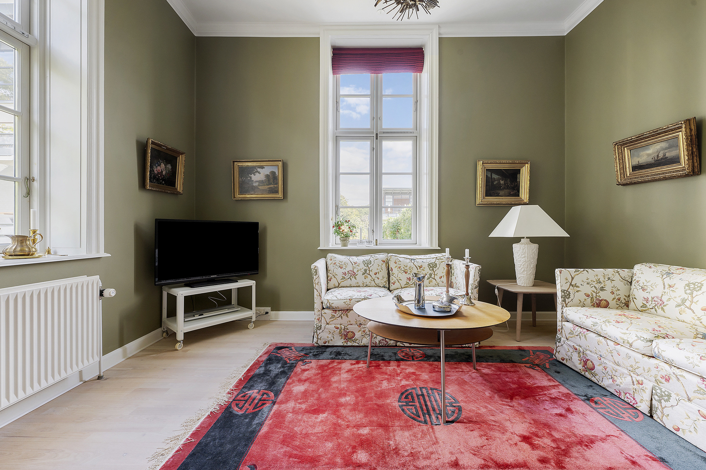 Fremhævet stue billede i fuldskærmstilstand. Billede af Dronningens Vænge 11, st.. th., 2800 Kongens Lyngby