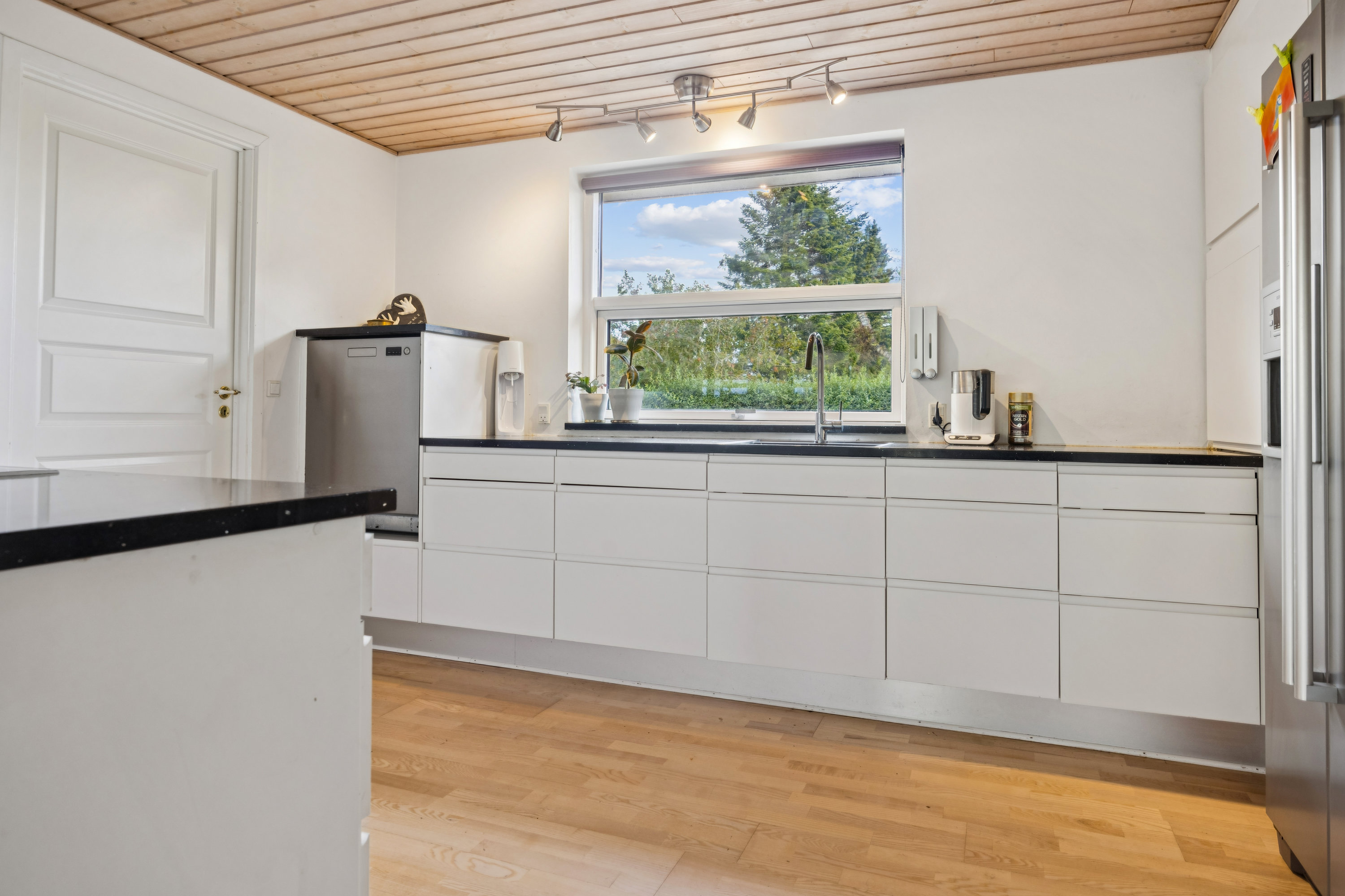 Fremhævet køkken billede i fuldskærmstilstand. Billede af Horsens Kirkevej 23B, Langholt, 9310 Vodskov